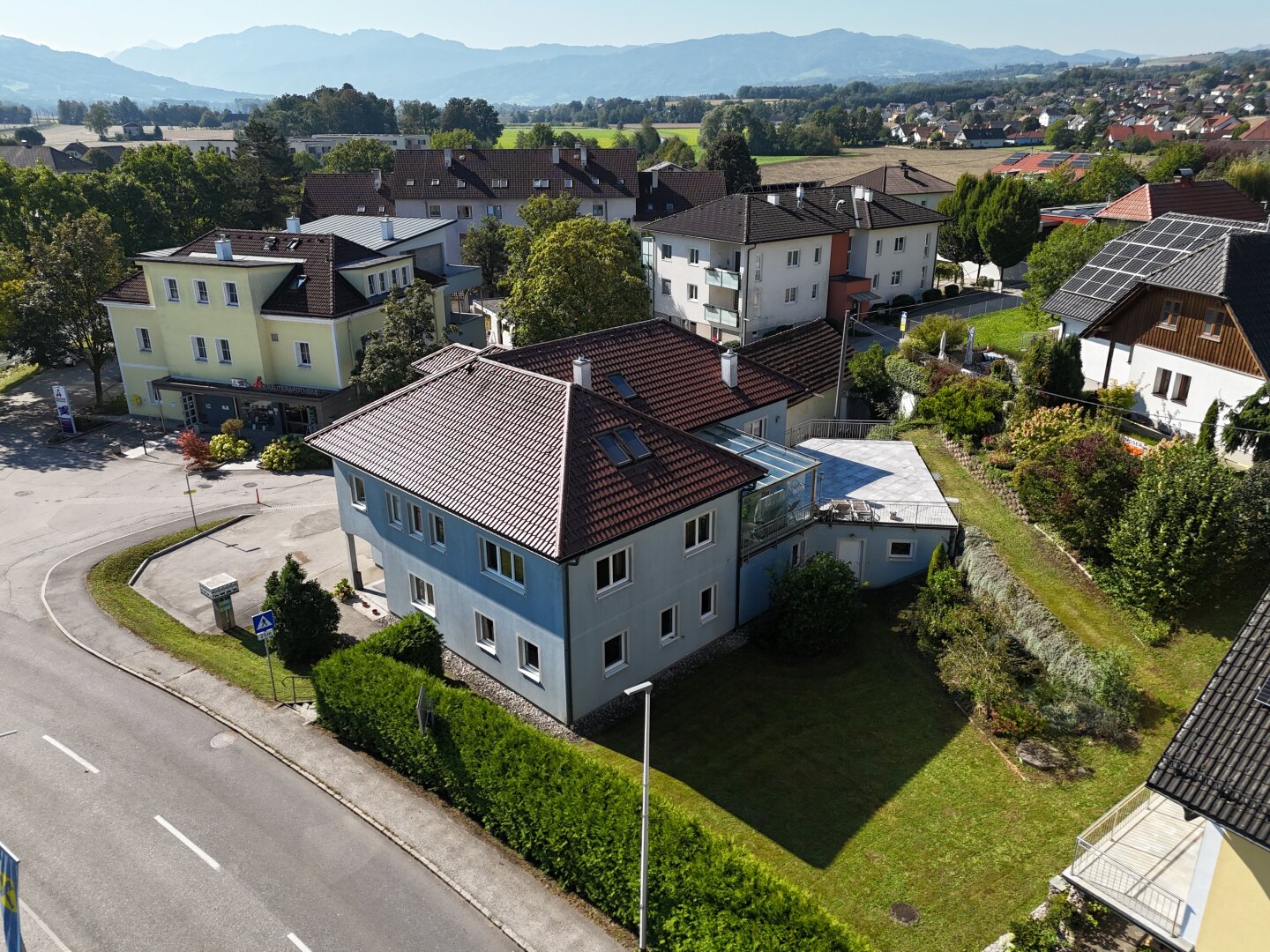 Grosses Wohnhaus in TOP Ausstattung samt Büro (Praxis) im EG