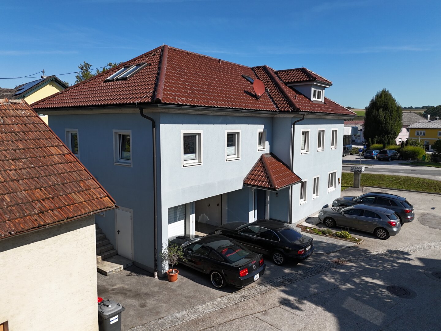 Grosses Wohnhaus in TOP Ausstattung samt Büro (Praxis) im EG