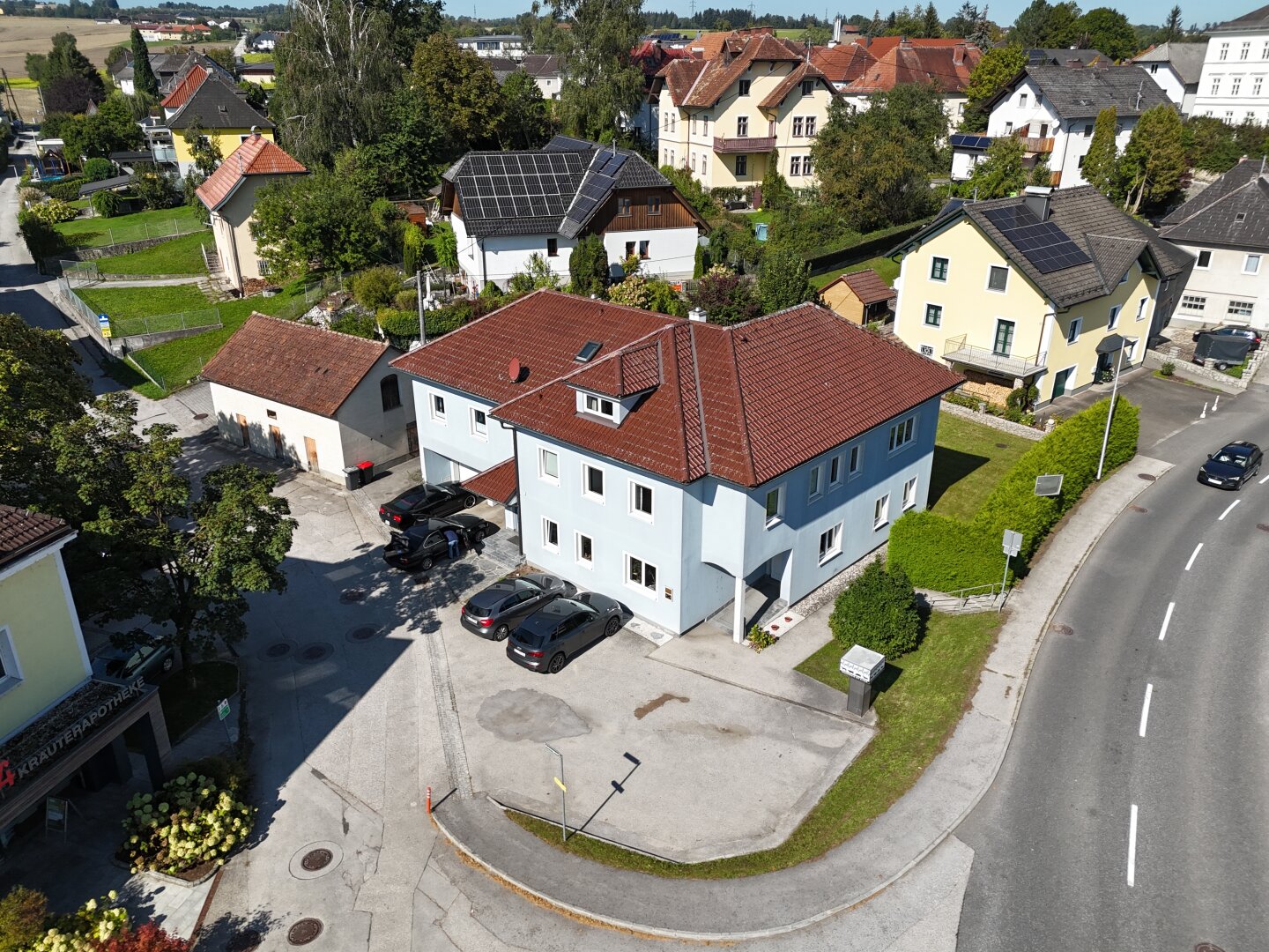 Grosses Wohnhaus in TOP Ausstattung samt Büro (Praxis) im EG