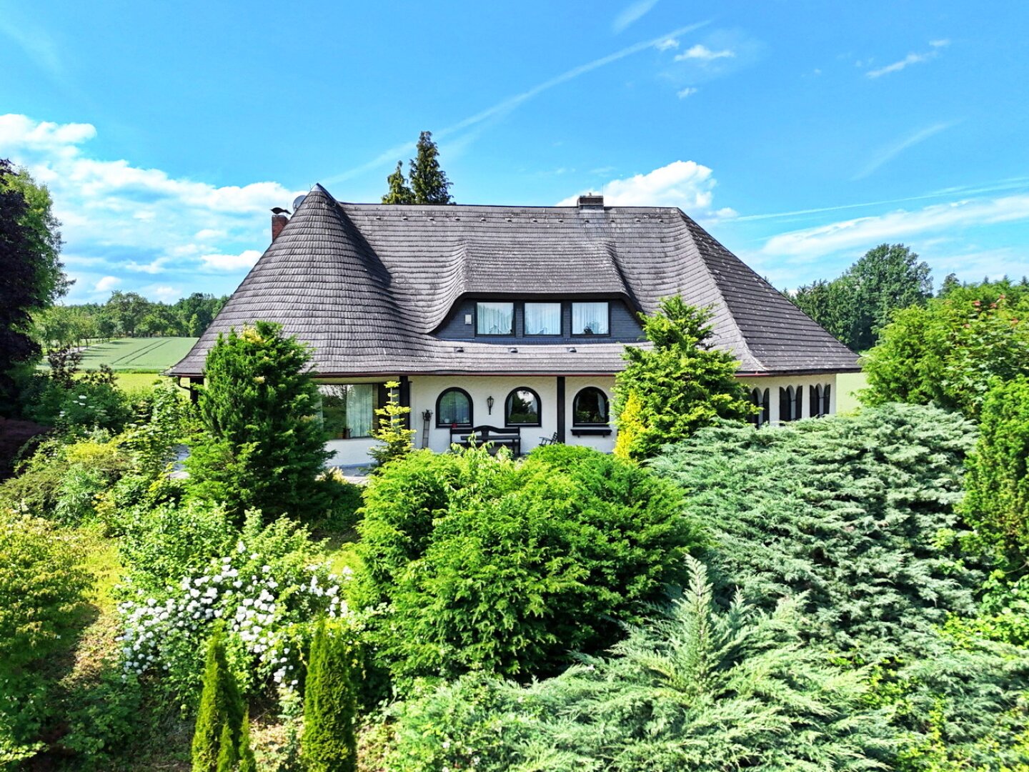 Nahezu uneinsehbare Terrasse