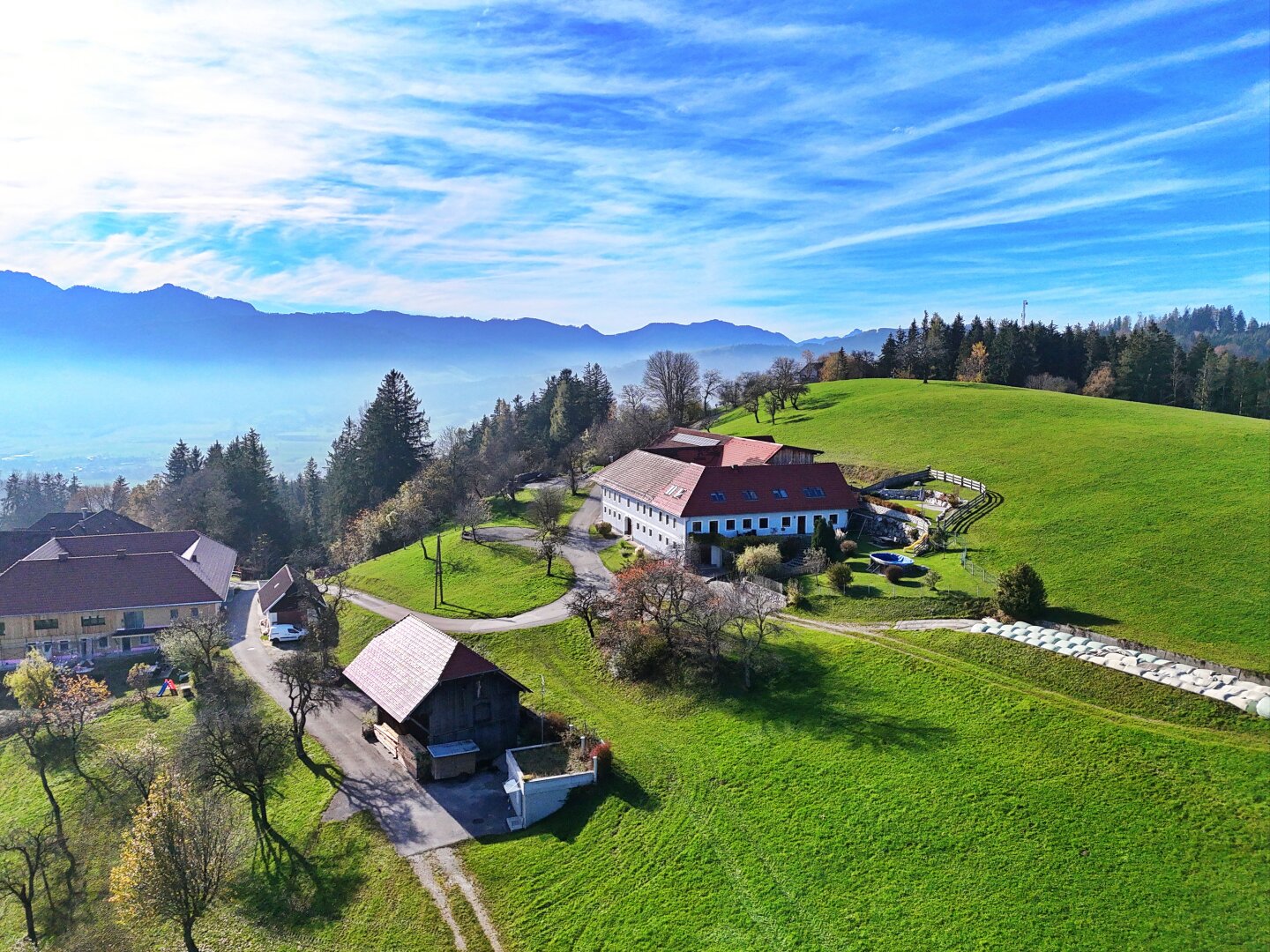 TRAUM-Bauernhof in PREMIUM-LAGE über der Nebelgrenze! Freiheit pur!