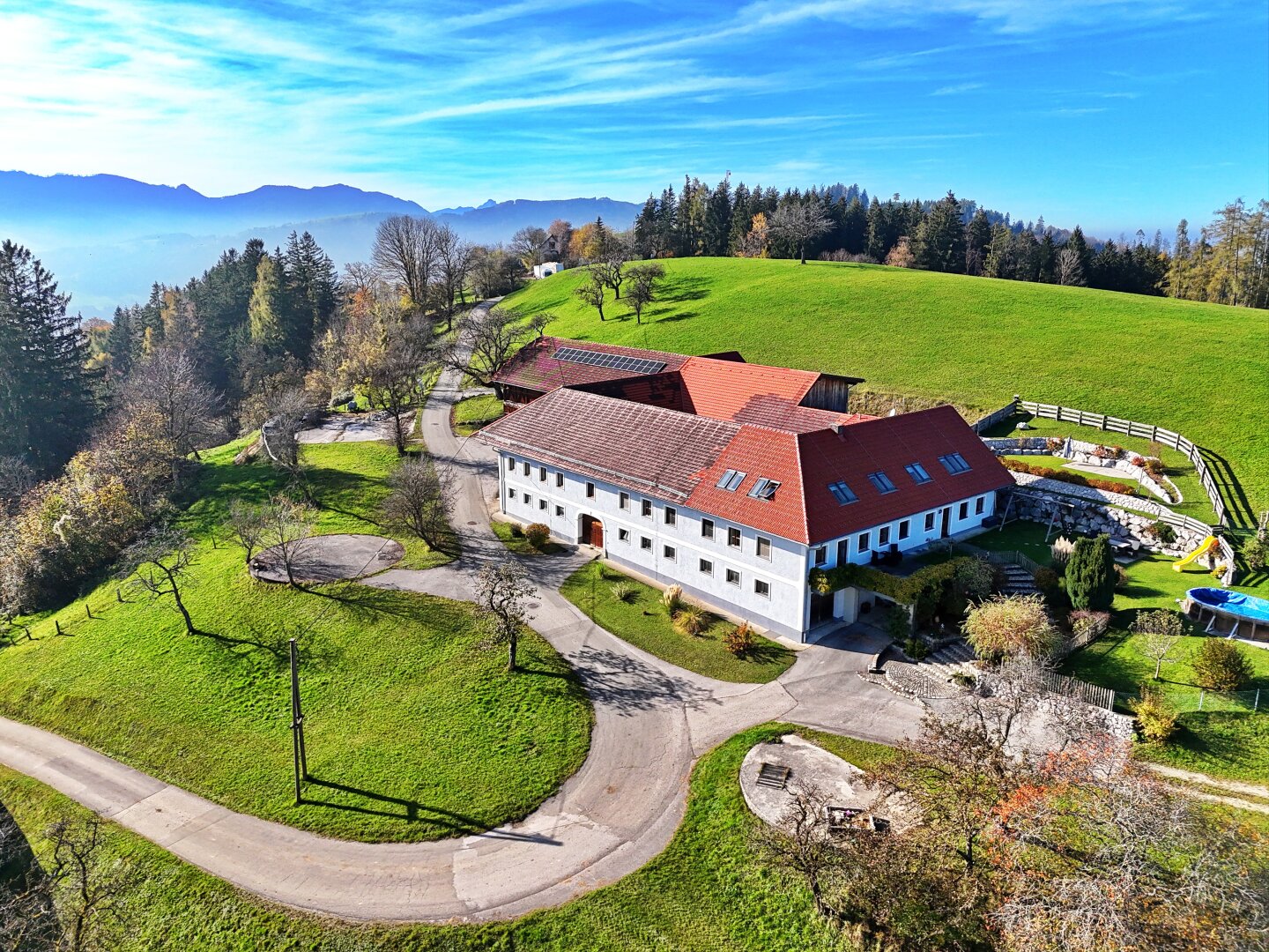 TRAUM-Bauernhof in PREMIUM-LAGE über der Nebelgrenze! Freiheit pur!