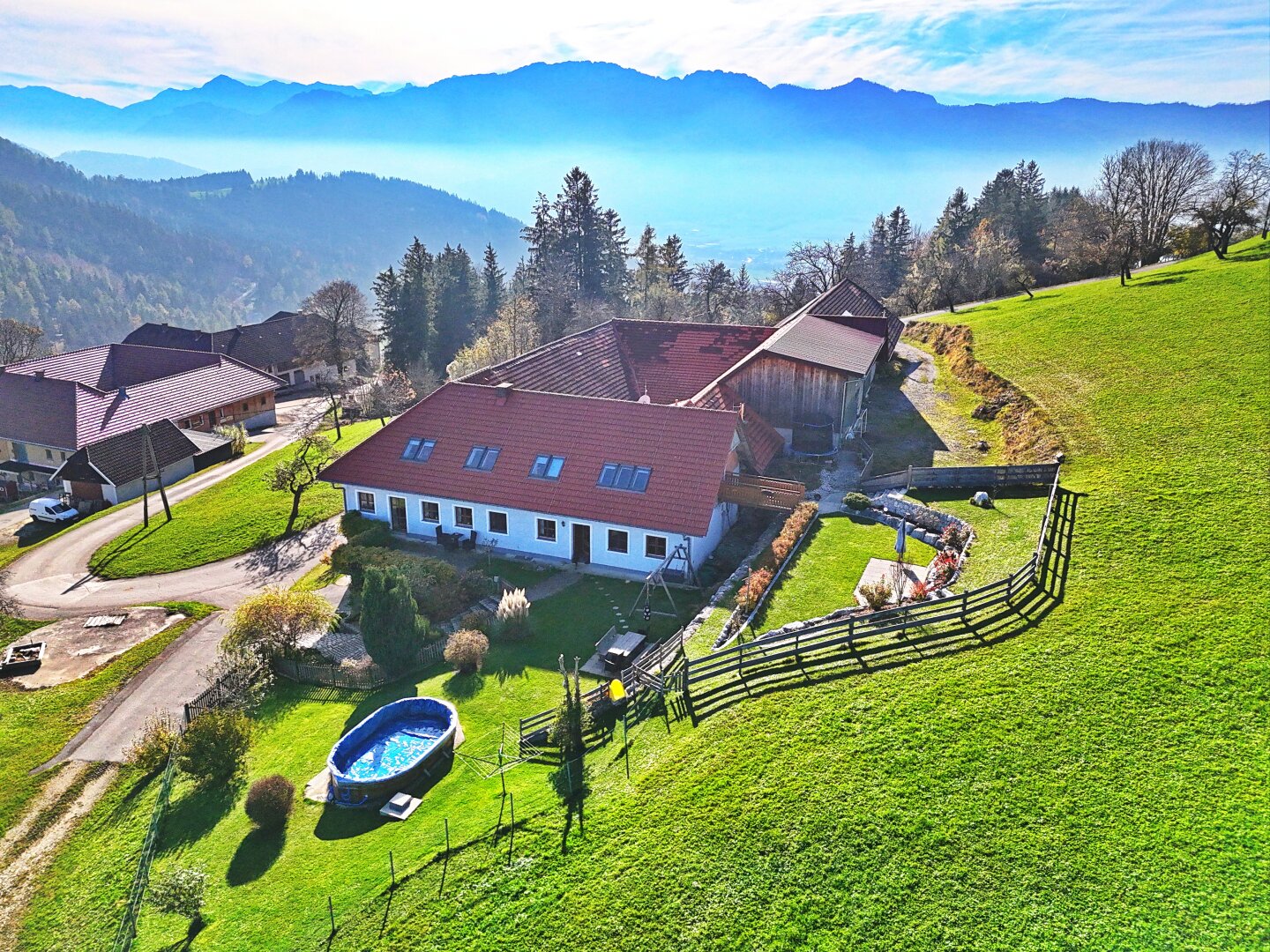 TRAUM-Bauernhof in PREMIUM-LAGE über der Nebelgrenze! Freiheit pur!