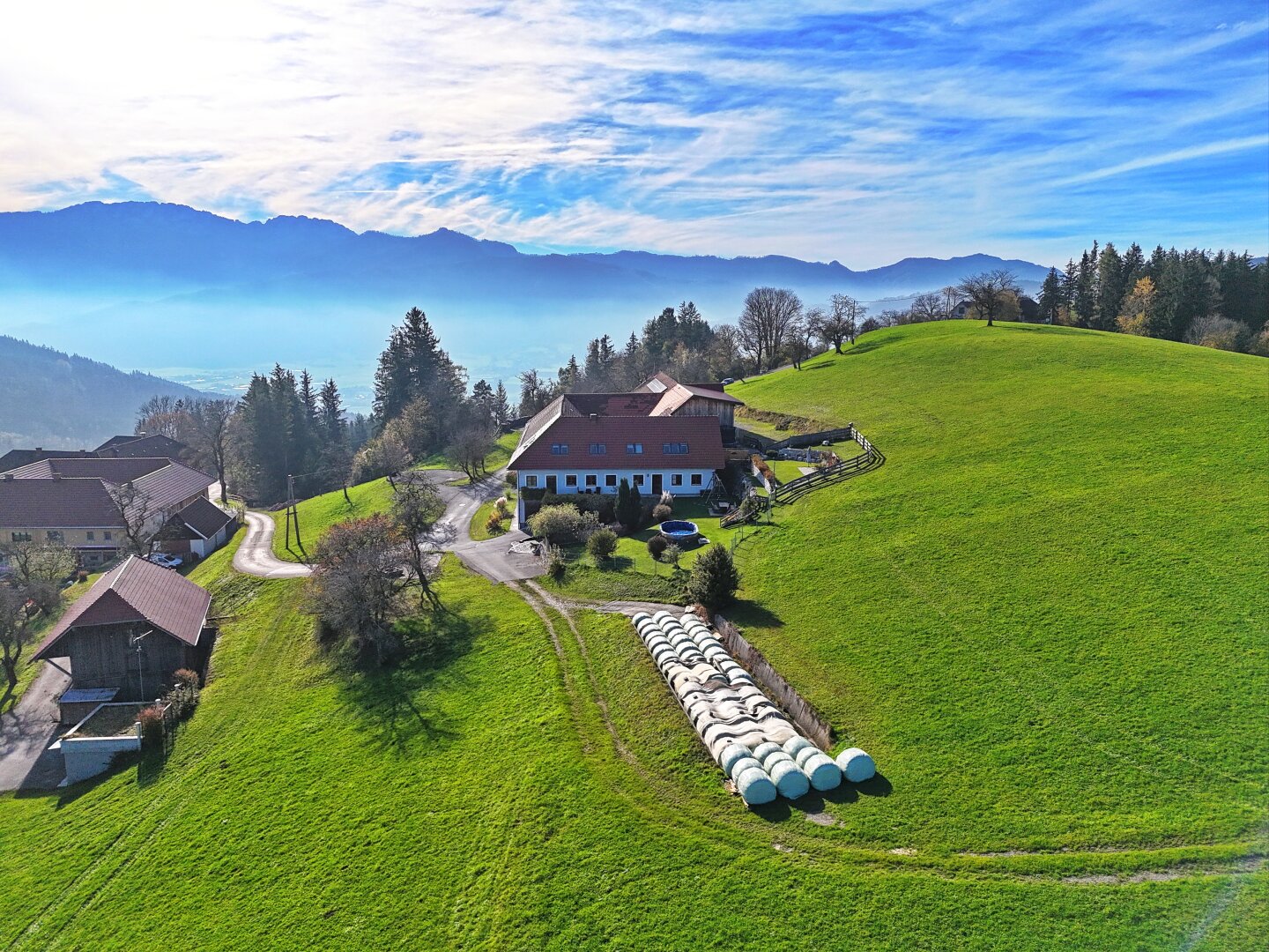 TRAUM-Bauernhof in PREMIUM-LAGE über der Nebelgrenze! Freiheit pur!