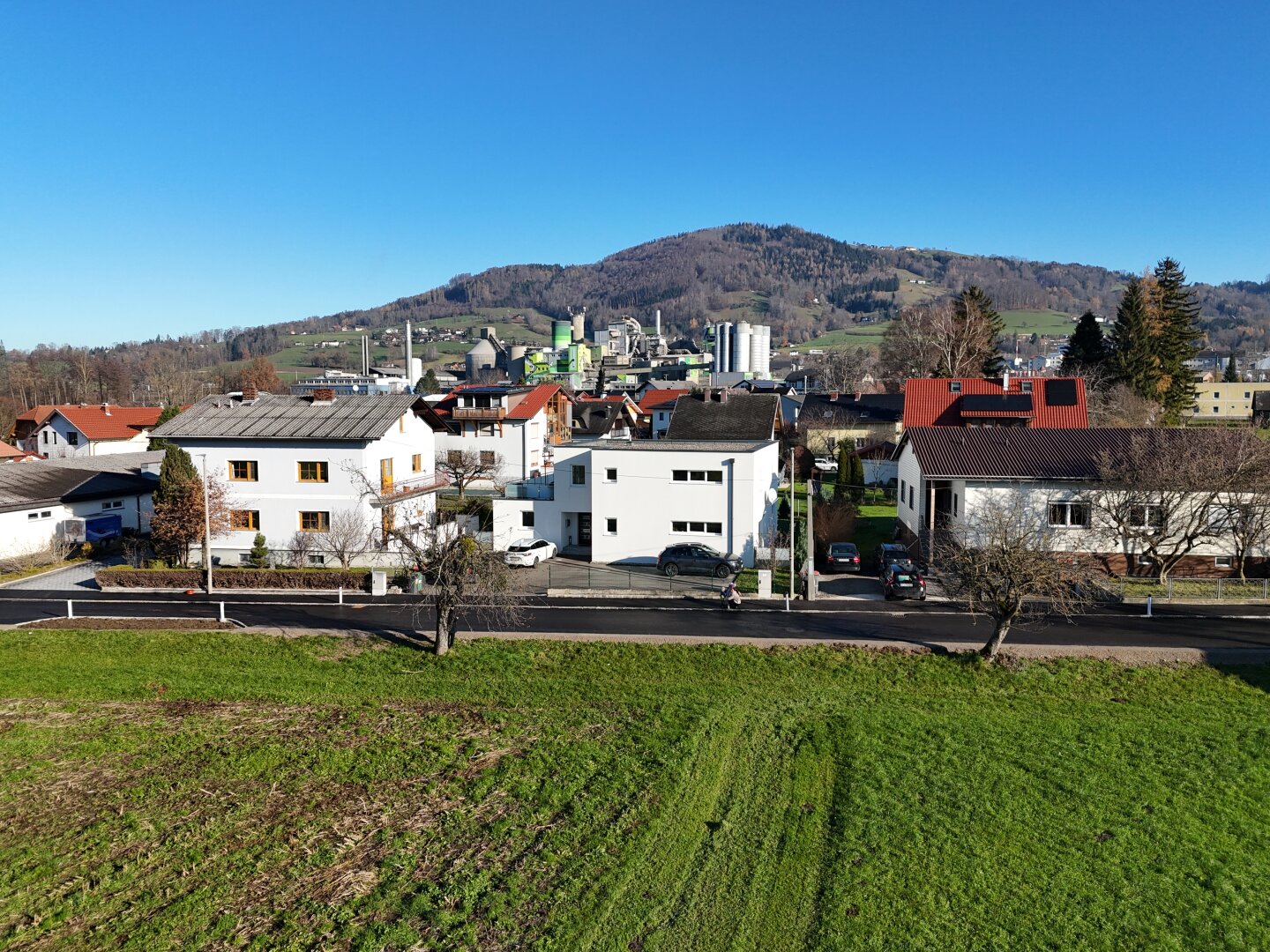 Modernes Haus mit 2 WohnEinheiten in Kirchdorf-Zentrum