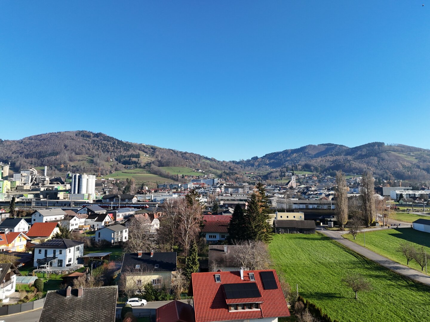 Modernes Haus mit 2 WohnEinheiten in Kirchdorf-Zentrum
