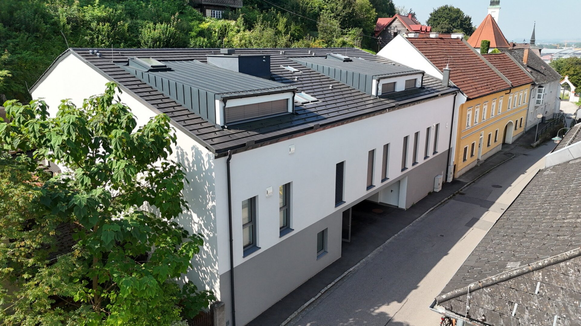 NEUE große Wohnung mit 3 SZ und 2 TG-Stellplätzen in Thalheim - Nähe 4600 Wels
