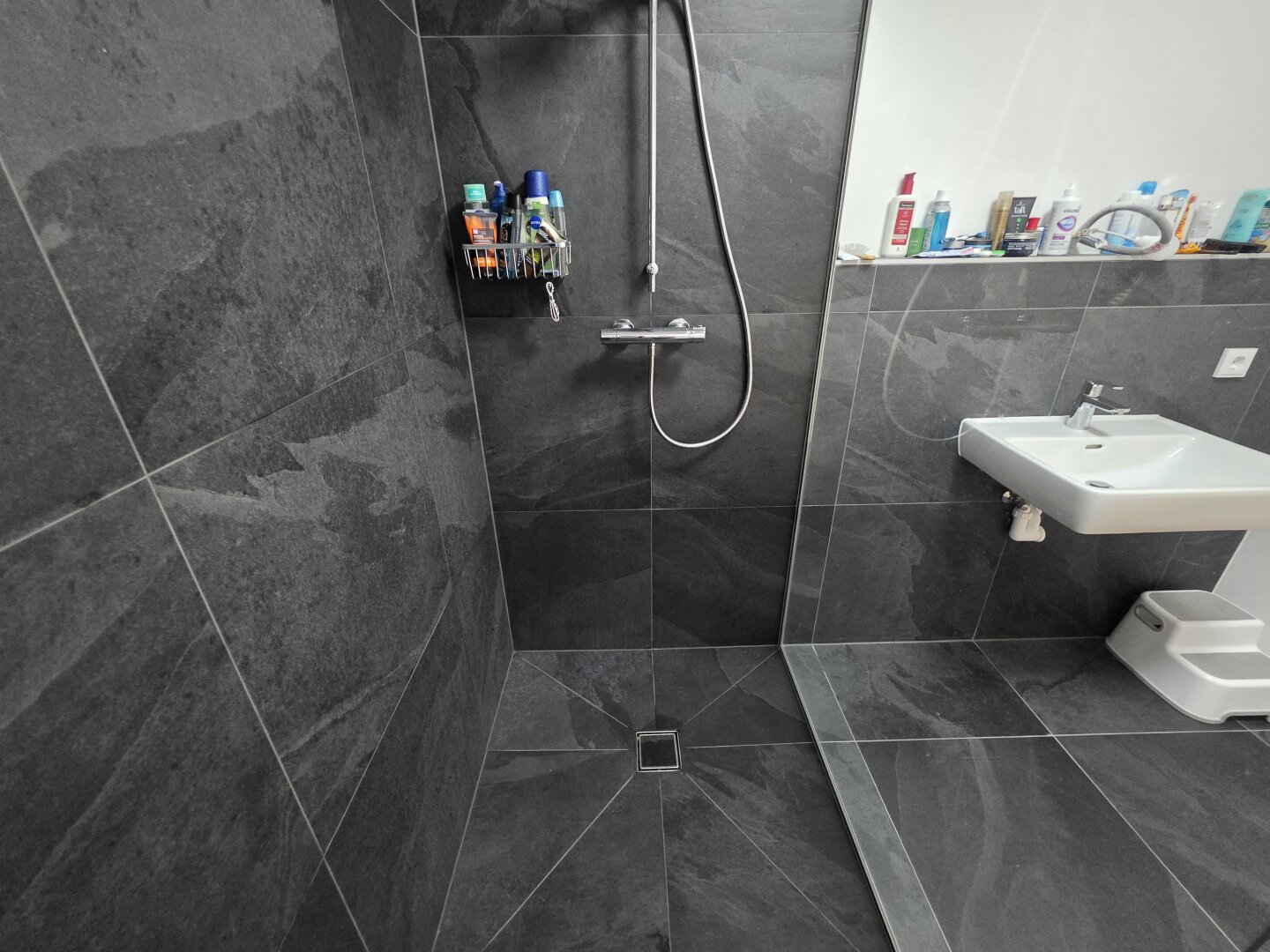 NEUE barrierefreie 2-Zi-Wohnung im Zentrum von Thalheim, Nähe 4600 Wels!