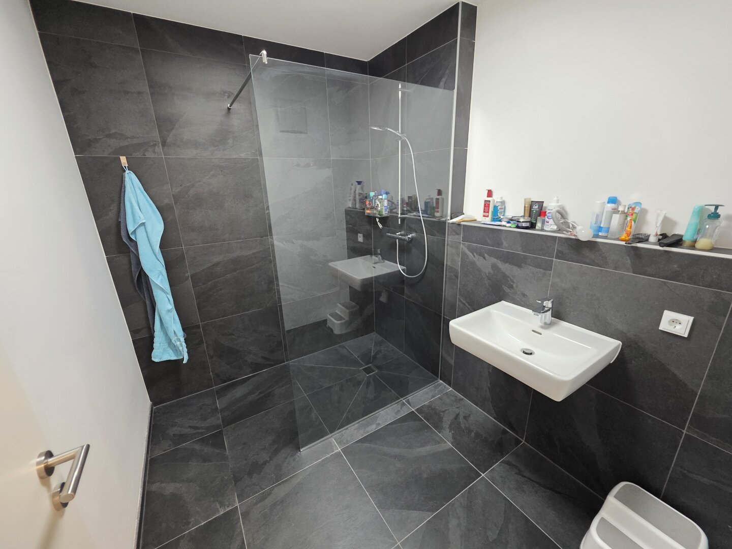 NEUE barrierefreie 2-Zi-Wohnung im Zentrum von Thalheim, Nähe 4600 Wels!