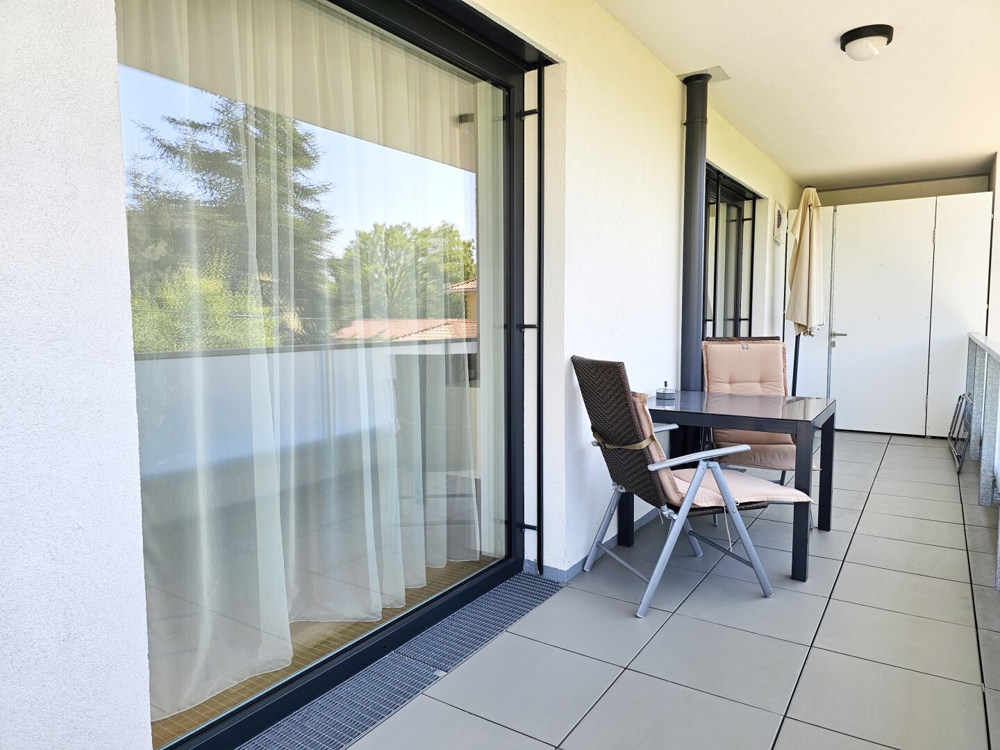 Geräumiger Balkon zum Chillen