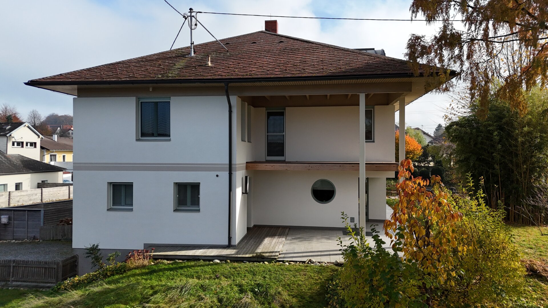 TRAUM-Garten mit Schwimmteich - großes Haus mit 3 Etagen (KG/EG/OG)