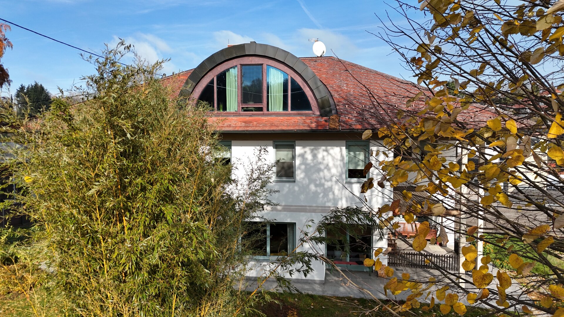 TRAUM-Garten mit Schwimmteich - großes Haus mit 3 Etagen (KG/EG/OG)