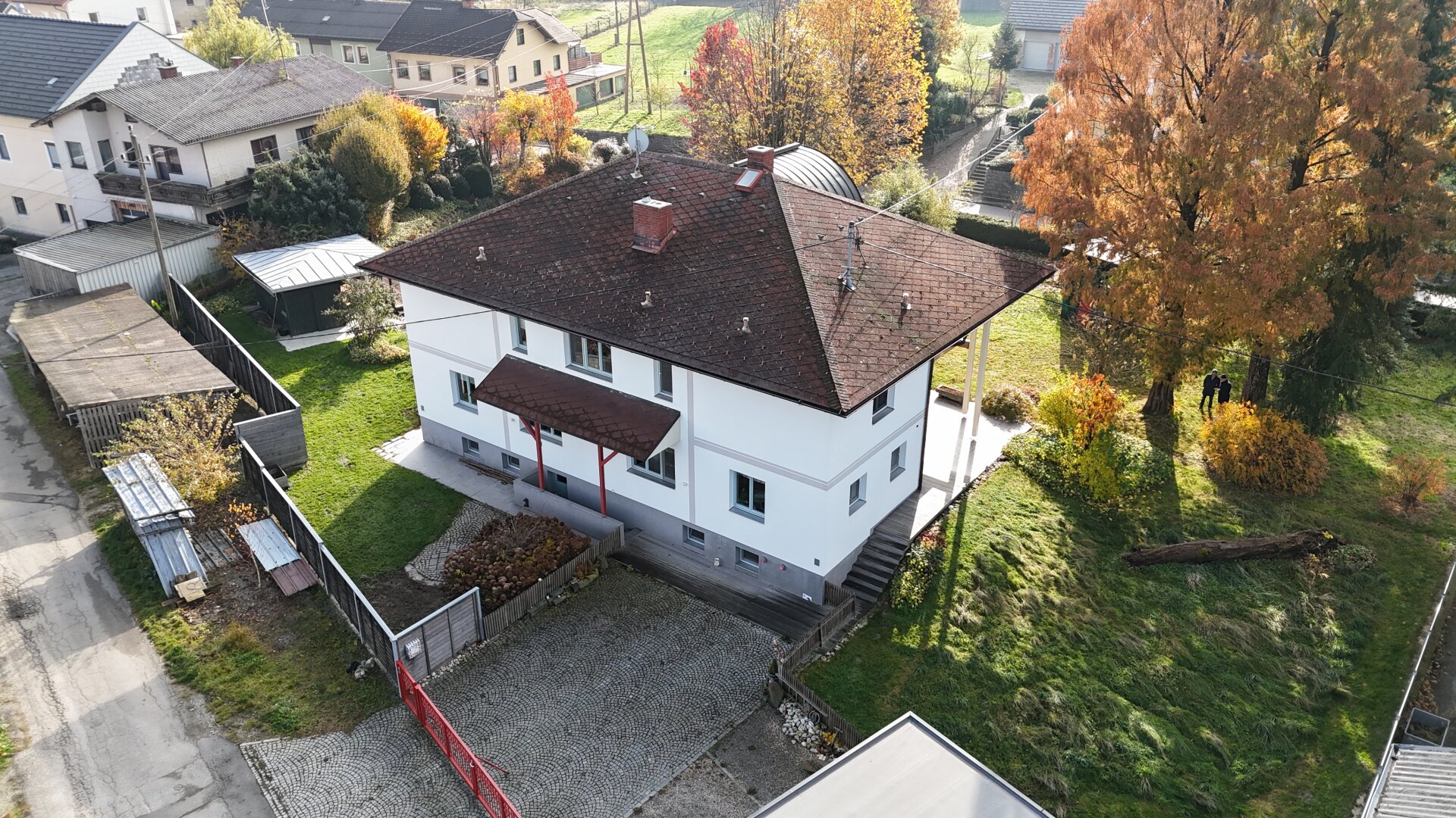 TRAUM-Garten mit Schwimmteich - großes Haus mit 3 Etagen (KG/EG/OG)