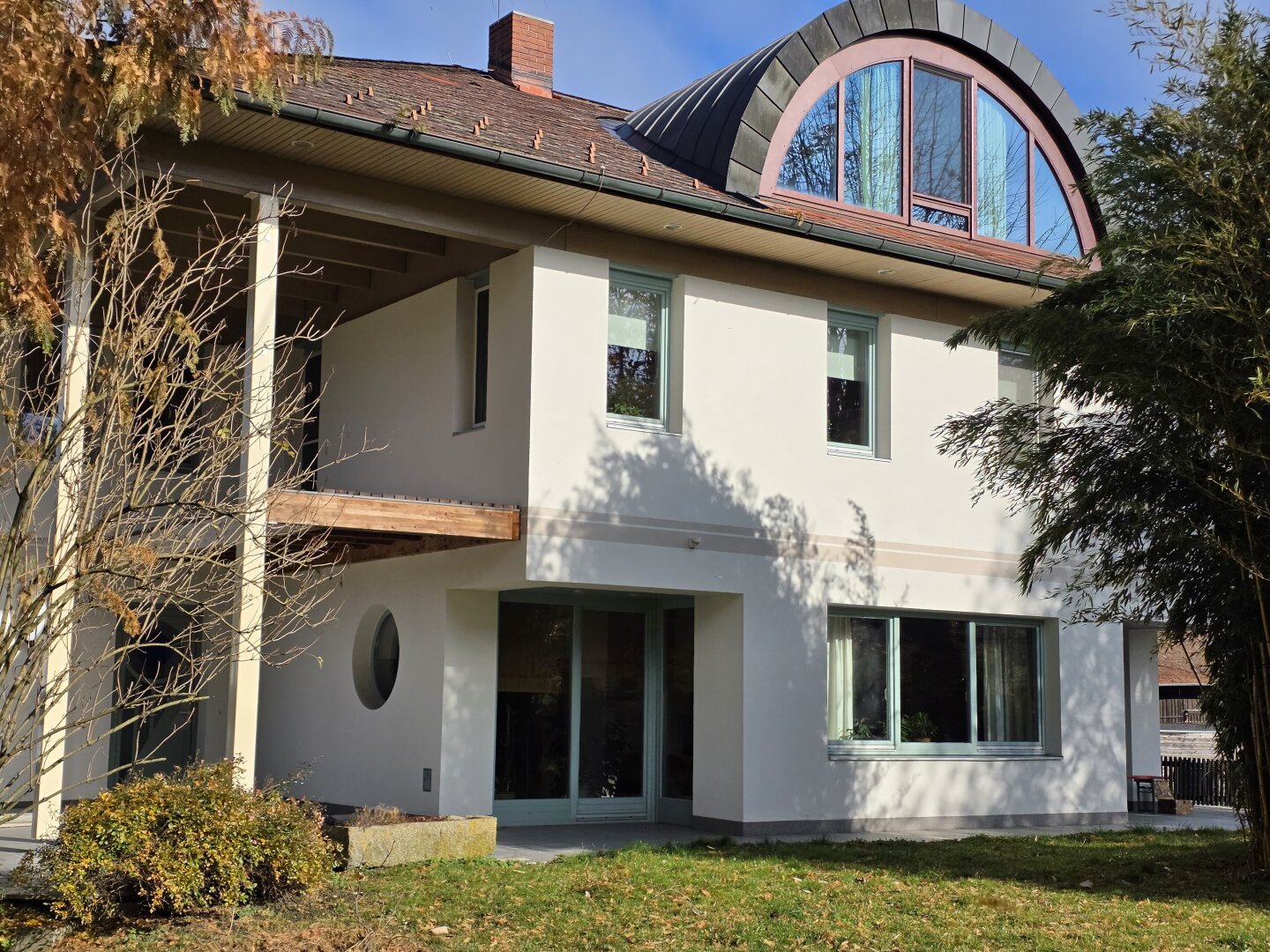 TRAUM-Garten mit Schwimmteich - großes Haus mit 3 Etagen (KG/EG/OG)