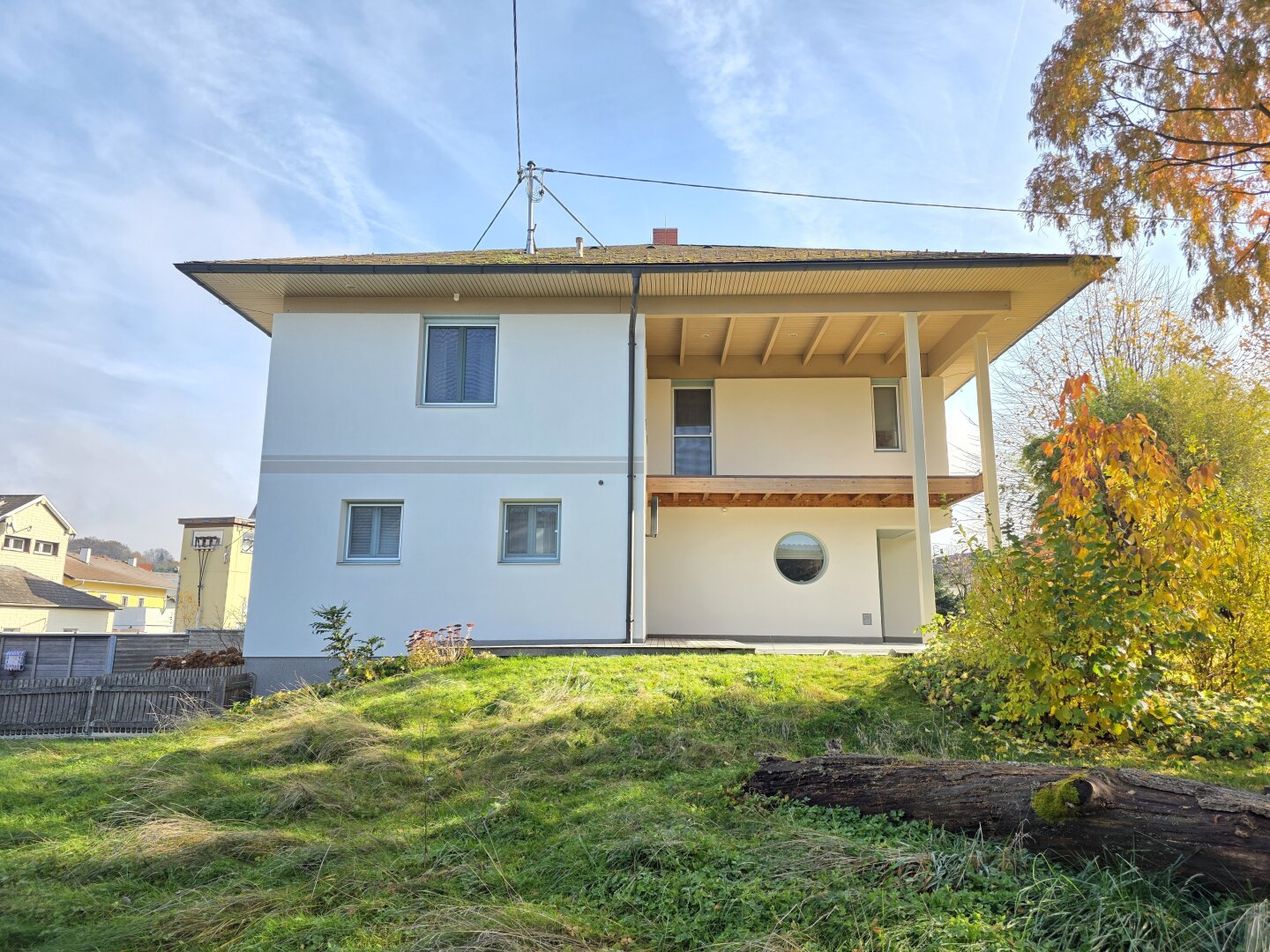 TRAUM-Garten mit Schwimmteich - großes Haus mit 3 Etagen (KG/EG/OG)