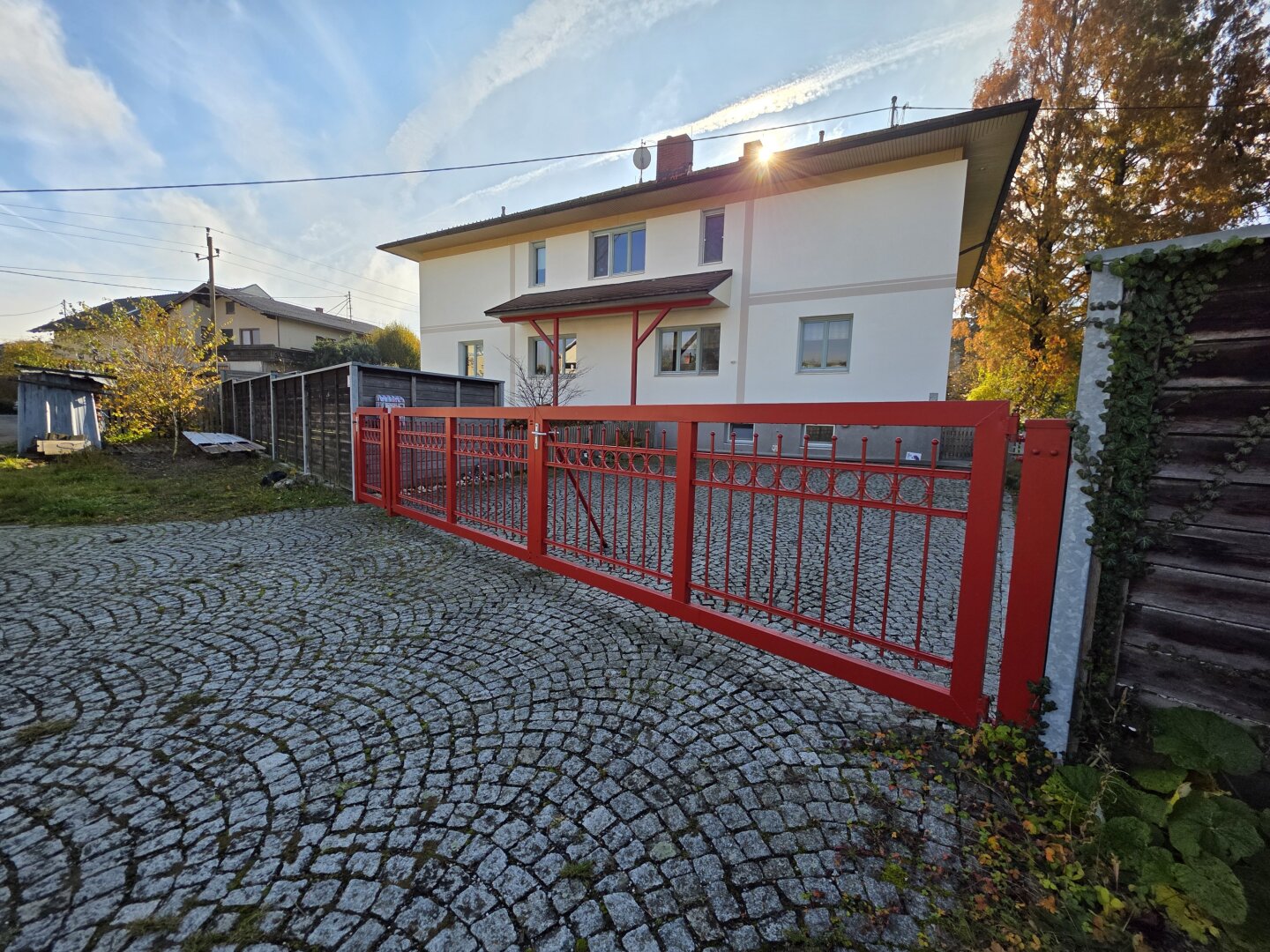TRAUM-Garten mit Schwimmteich - großes Haus mit 3 Etagen (KG/EG/OG)