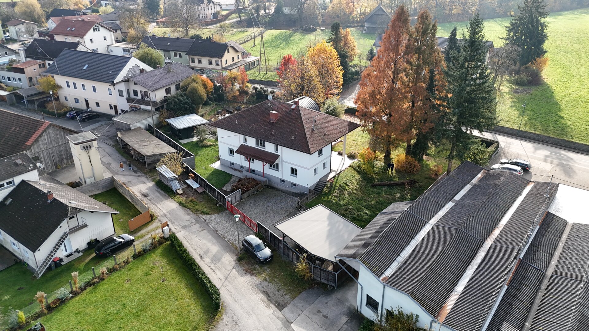 TRAUM-Garten mit Schwimmteich - großes Haus mit 3 Etagen (KG/EG/OG)