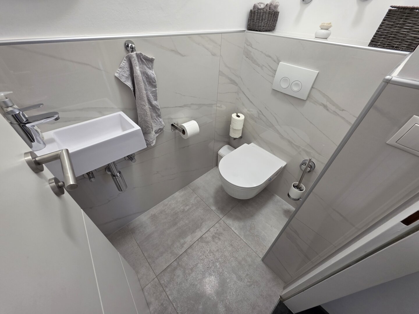 WC NEU - in extra Raum