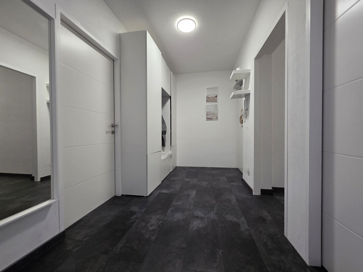 Vorraum/Garderobe