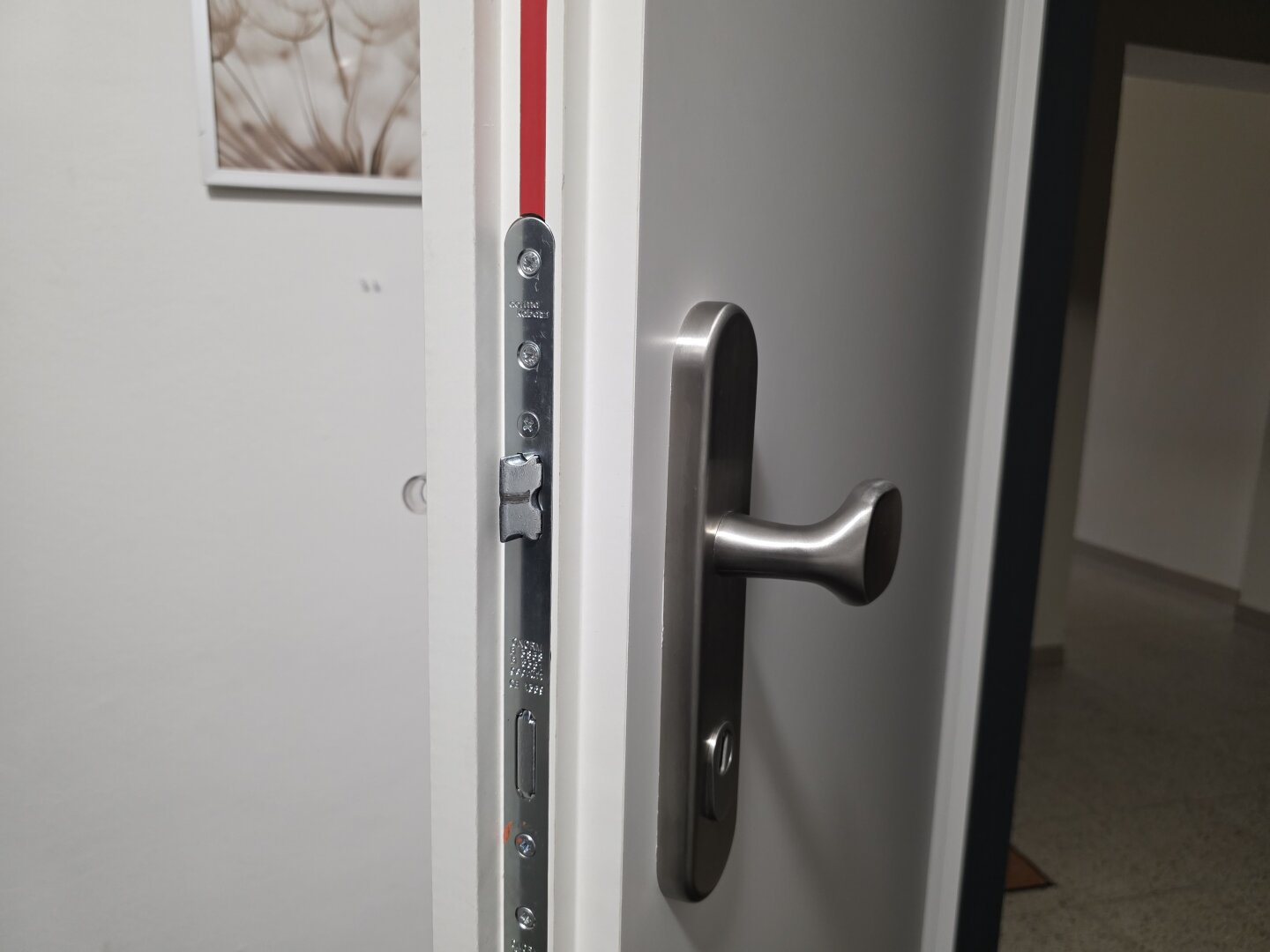 Neue Eingangstüre in die Wohnung