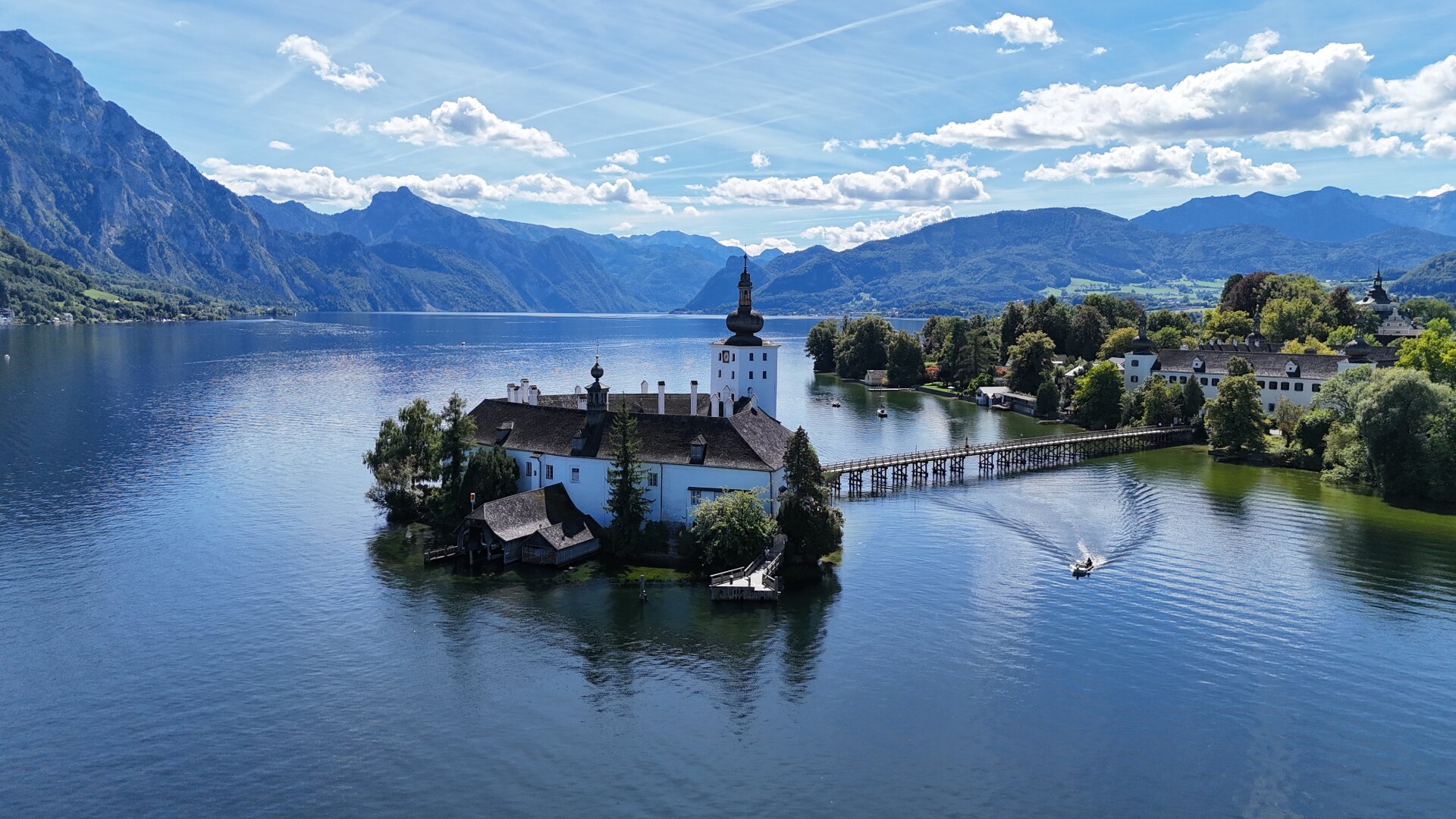 Premium-Penthouse in Gmunden mit moderner Architektur & großzügigem Balkon