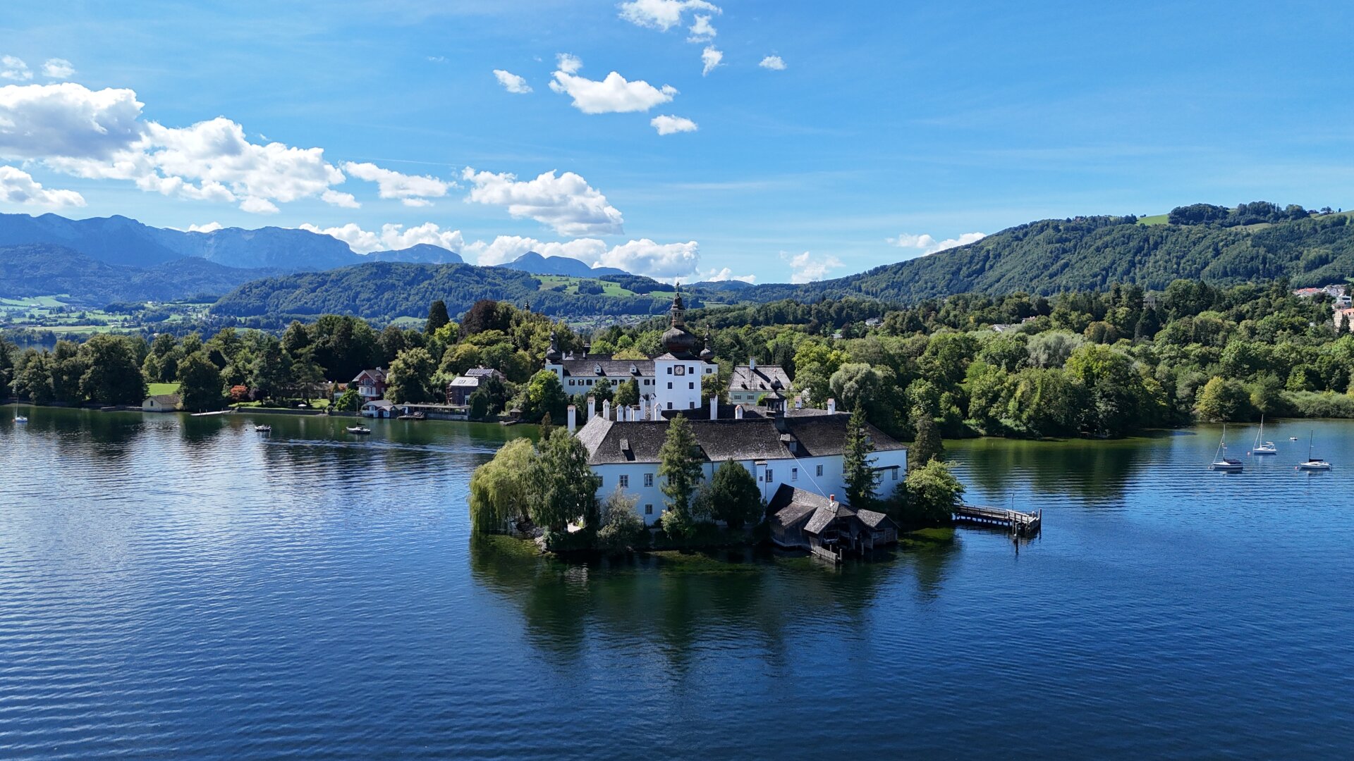 Premium-Penthouse in Gmunden mit moderner Architektur & großzügigem Balkon