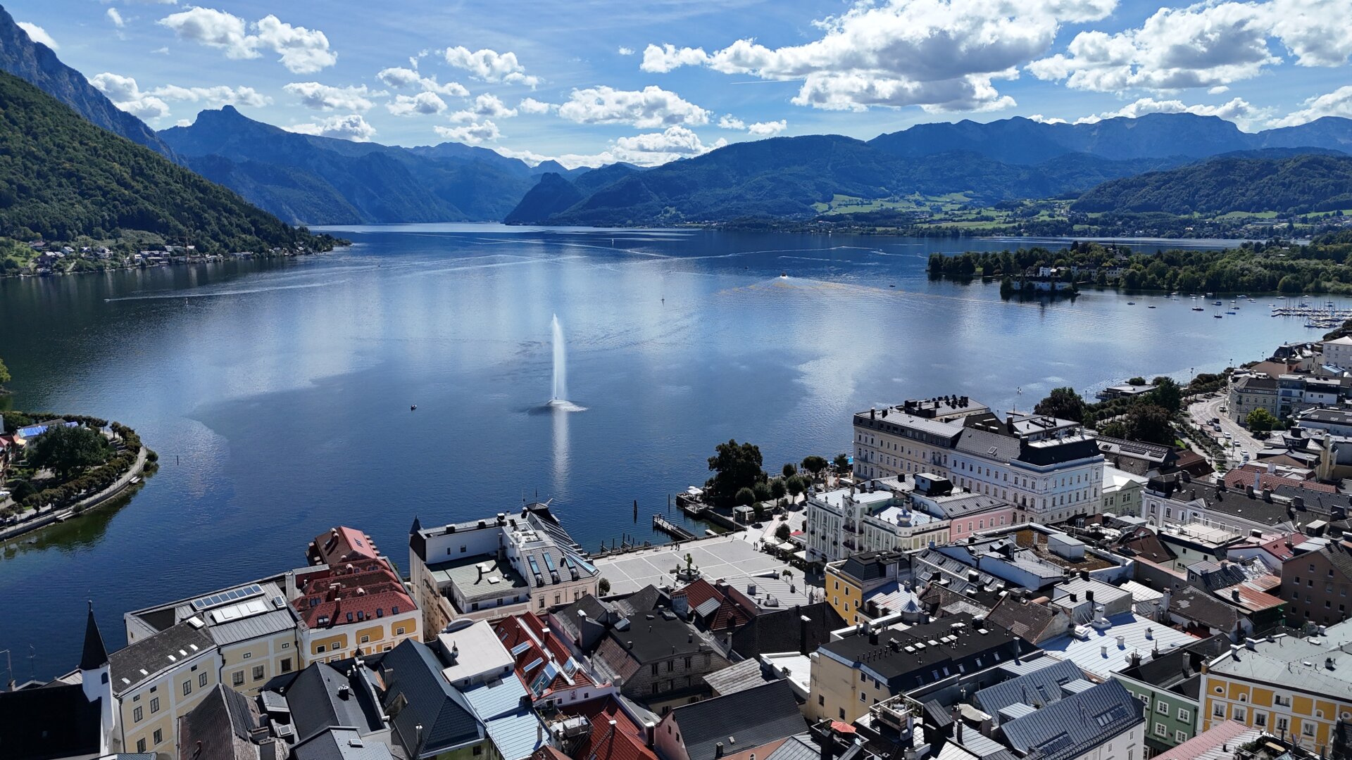 Premium-Penthouse in Gmunden mit moderner Architektur & großzügigem Balkon