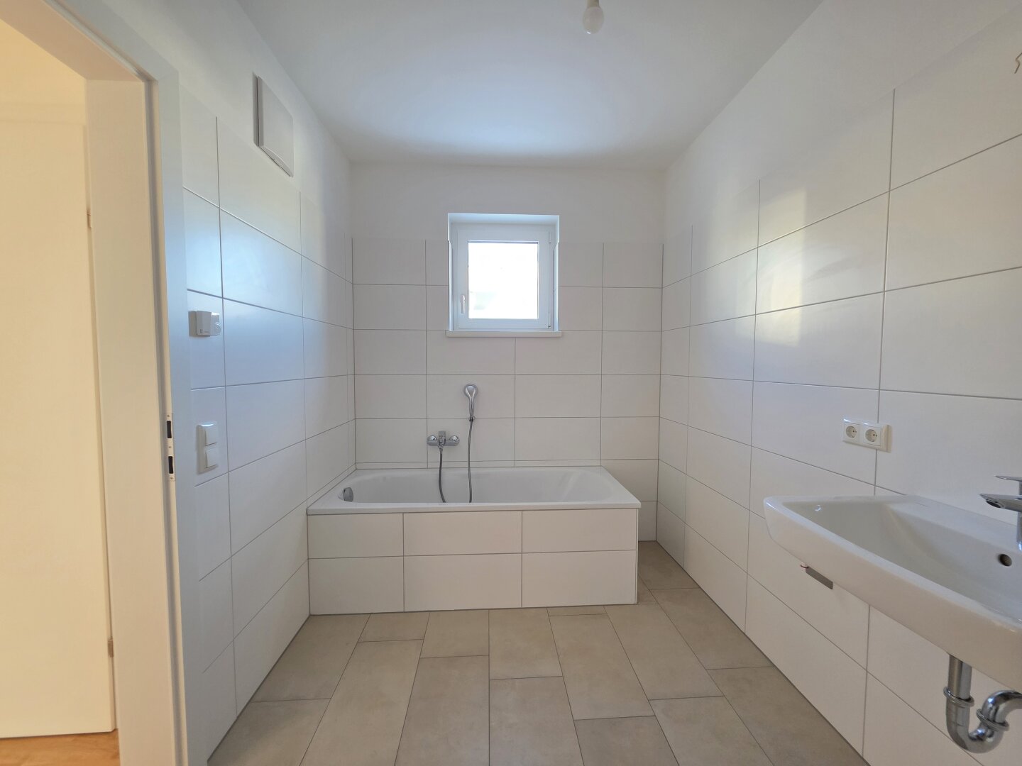 NEUE Doppelhaushälfte 3 Etagen mit PENTHOUSE-Terrasse in ruhiger Siedlungslage mit top Ausblick
