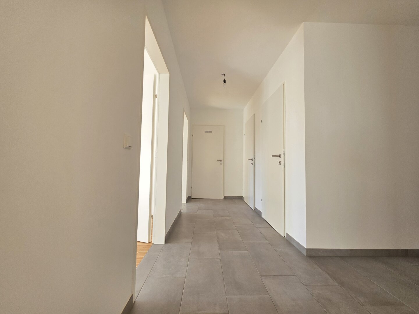 NEUE 3-Zi-Wohnung, Eferding-Zentrum, Balkon, Tiefgarage PROV.FREI