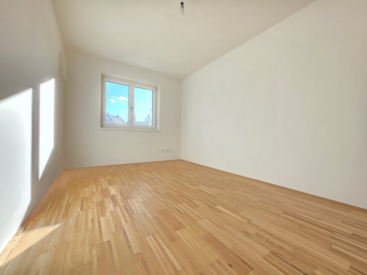 NEUE 3-Zi-Wohnung, Eferding-Zentrum, Balkon, Tiefgarage PROV.FREI
