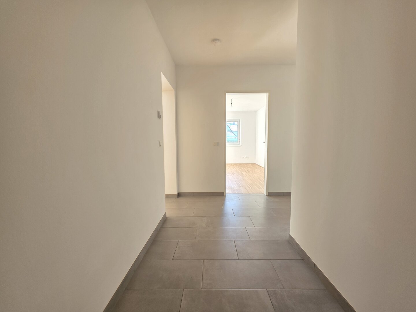 NEUE 3-Zi-Wohnung, Eferding-Zentrum, Balkon, Tiefgarage PROV.FREI