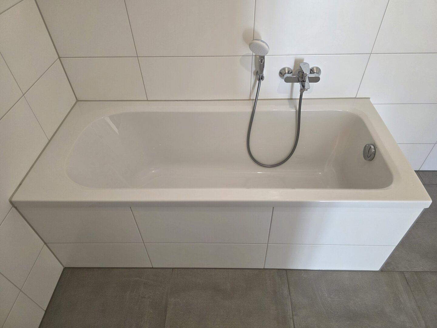 NEUE 3-Zi-Wohnung, Eferding-Zentrum, Balkon, Tiefgarage PROV.FREI