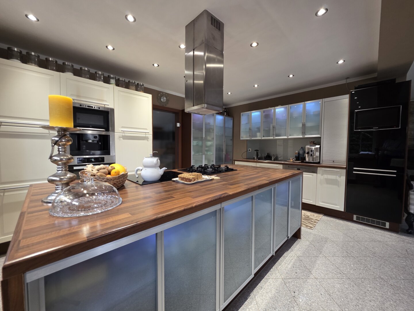 PREMIUM-Wohnhaus in Marchtrenk mit Doppelgarage, Balkon(e), Terrasse, Grillhaus, Keller!