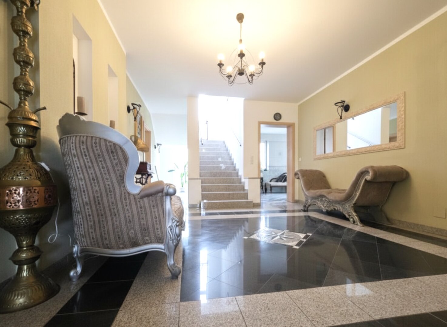 PREMIUM-Wohnhaus in Marchtrenk mit Doppelgarage, Balkon(e), Terrasse, Grillhaus, Keller!