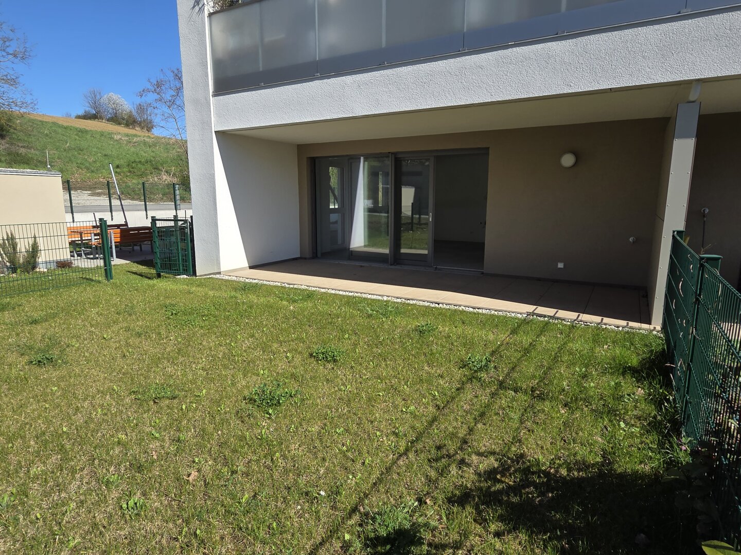 Gartenansicht mit Terrasse