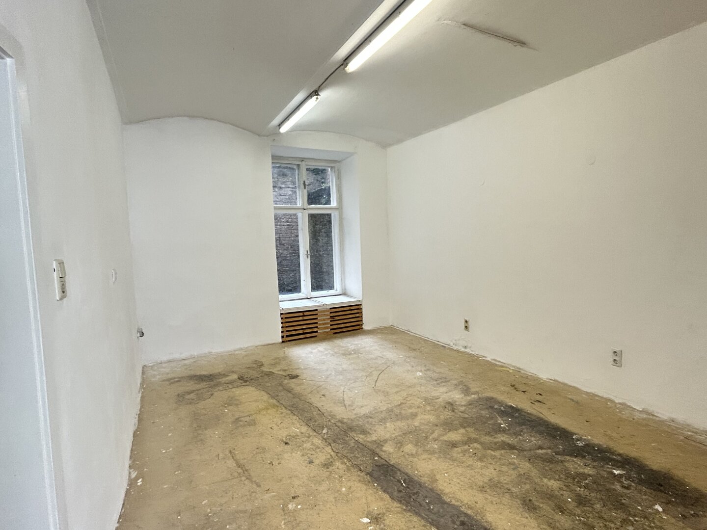 Geschäftslokal direkt am Aumannplatz – vielseitig nutzbar | 1180 Wien