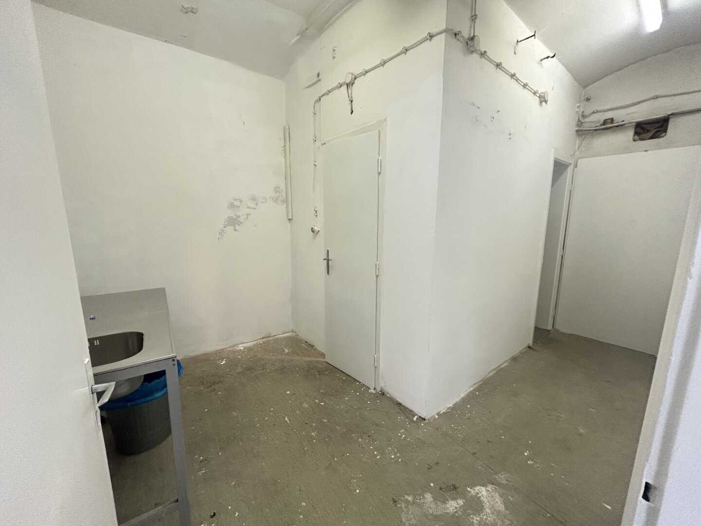 Geschäftslokal direkt am Aumannplatz – vielseitig nutzbar | 1180 Wien