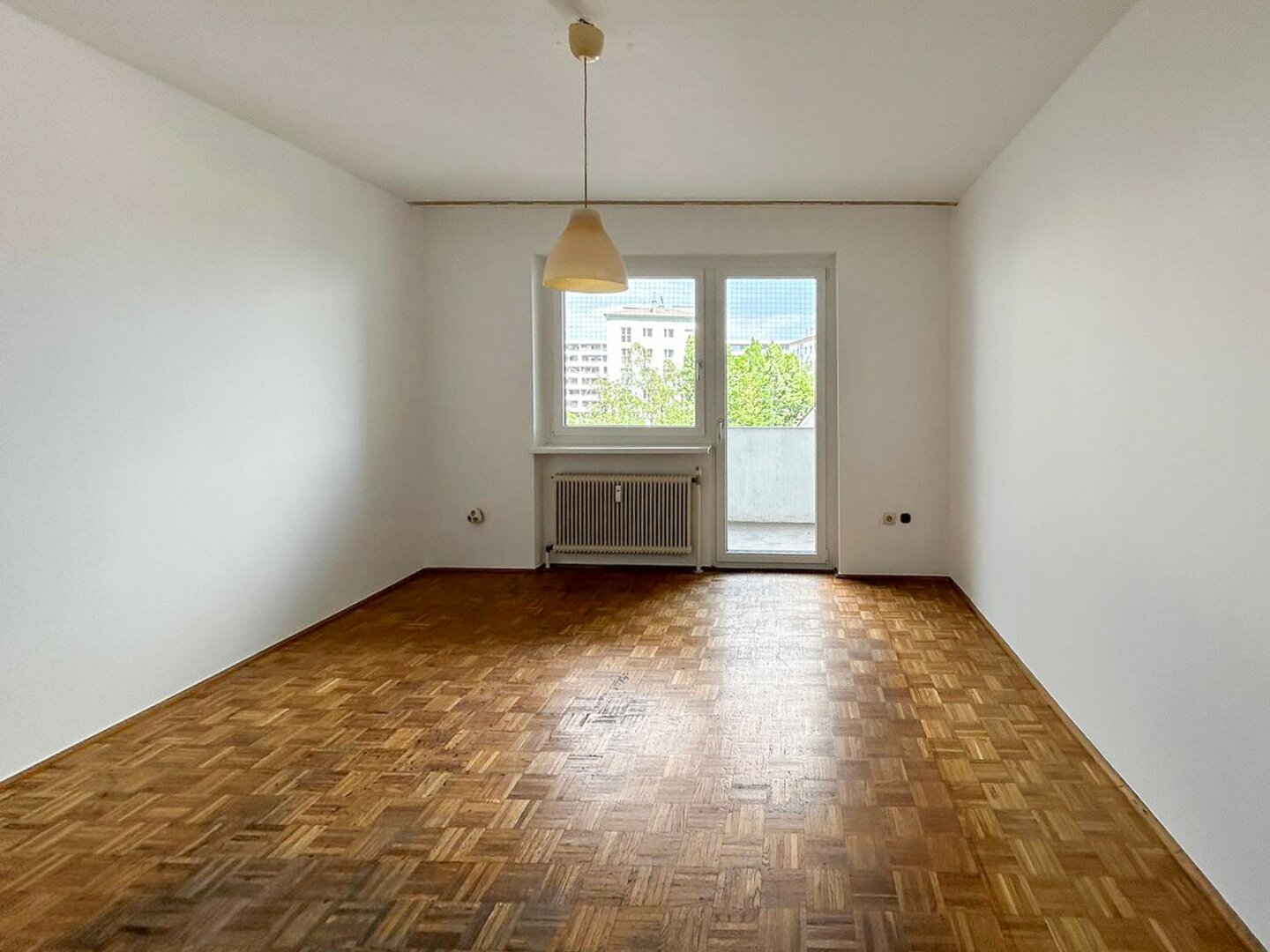 Sanierungsbedürftige Garconniere zu kaufen, Nähe Wasserwald