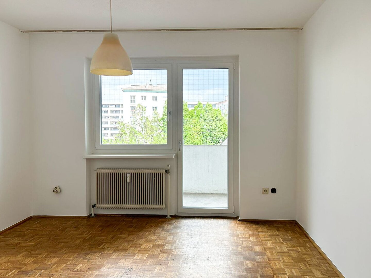 Sanierungsbedürftige Garconniere zu kaufen, Nähe Wasserwald