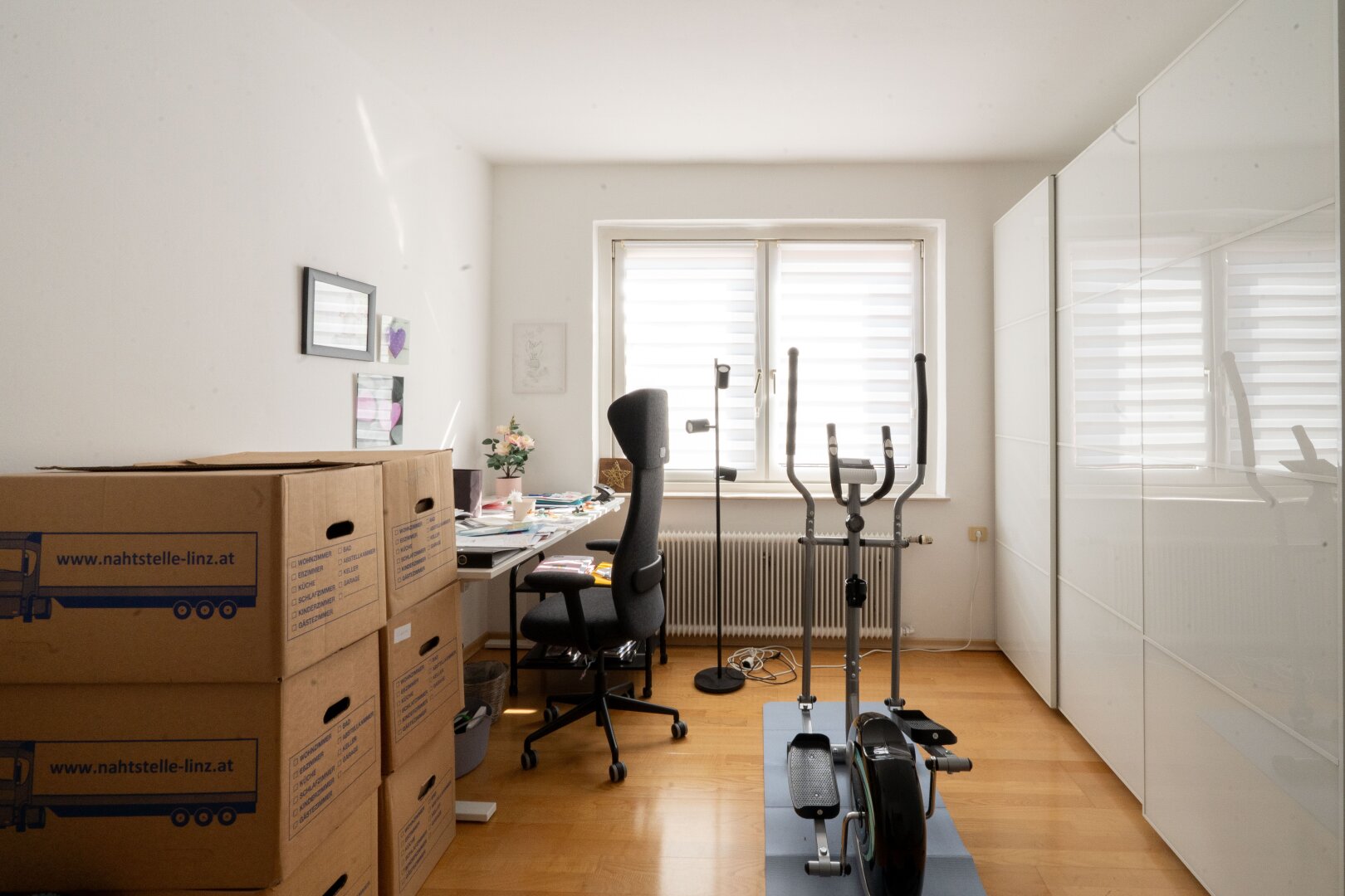 Große, helle Dachgeschoßwohnung mit Terrasse In Enns zu mieten