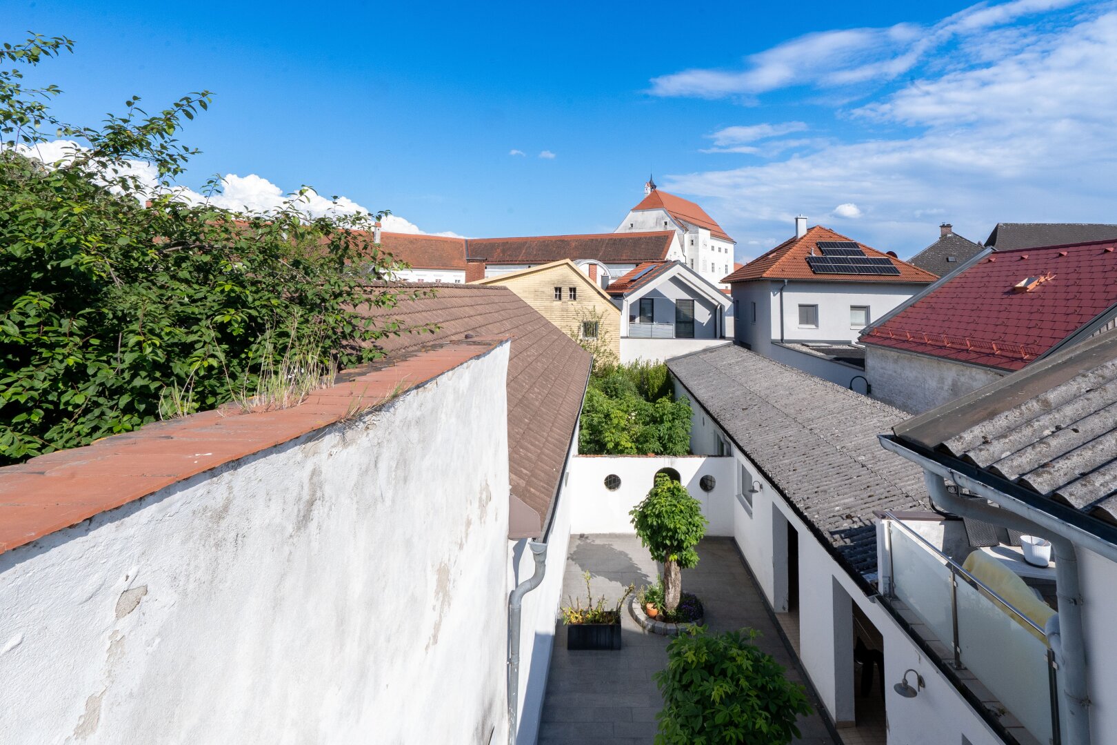 Große, helle Dachgeschoßwohnung mit Terrasse In Enns zu mieten
