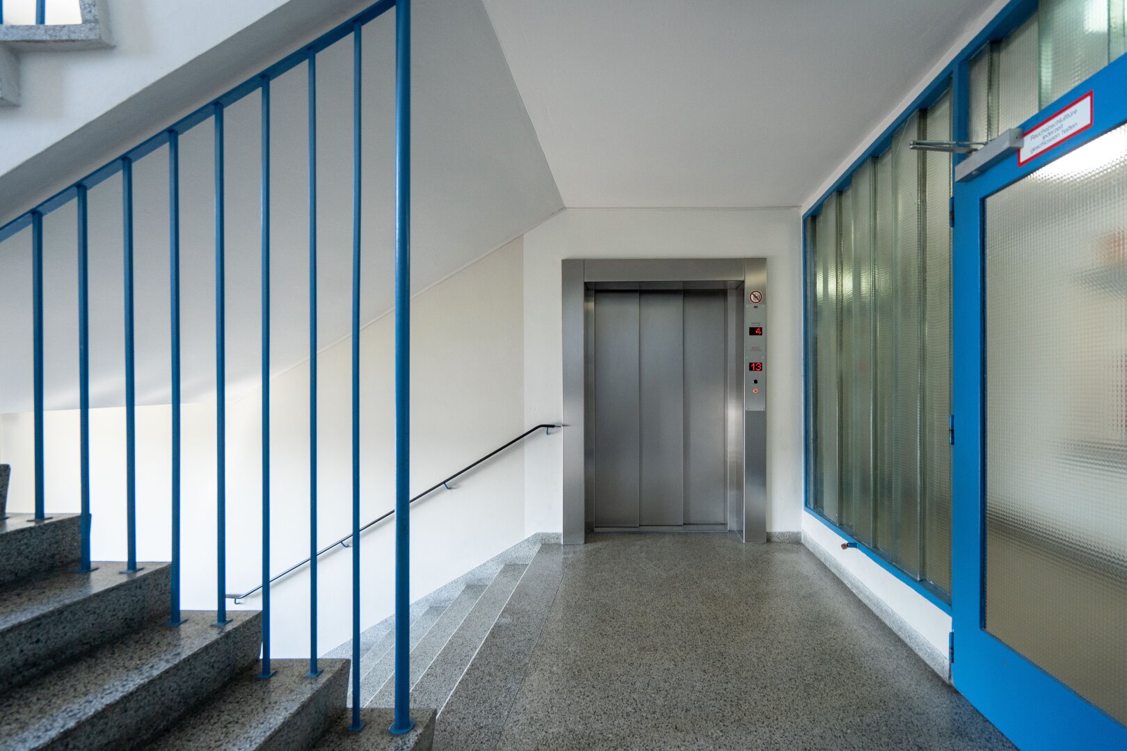 Tolle 2-Zimmer Wohnung mit schönem Ausblick  - Nähe Lenaupark