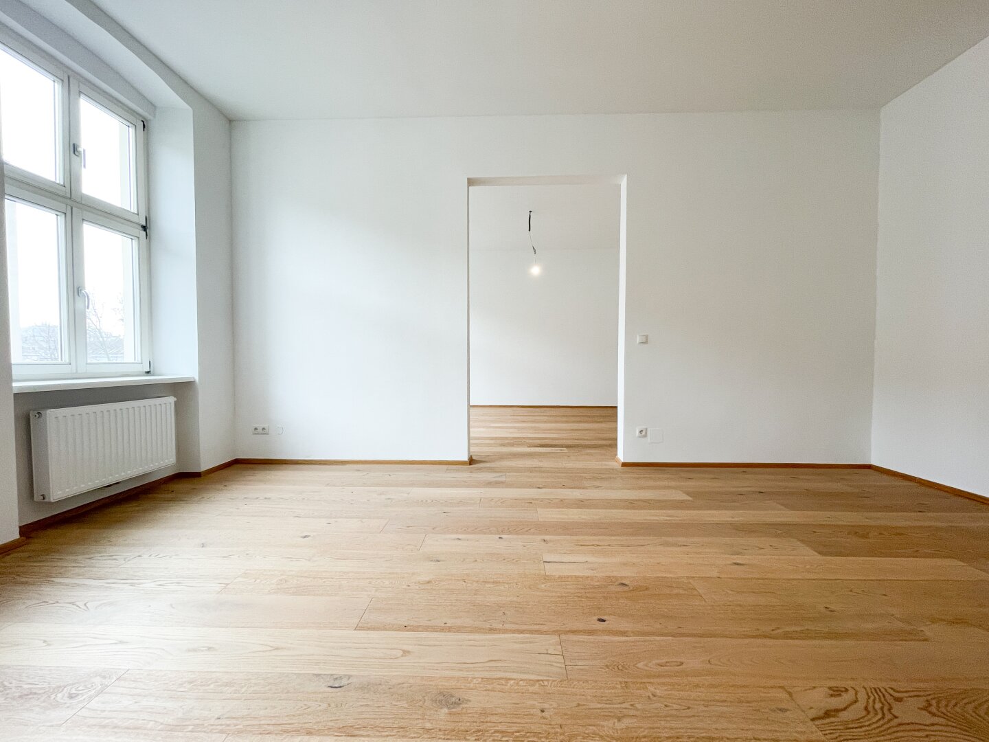 ERSTBEZUG NACH SANIERUNG: geräumige 2-Zimmerwohnung Nähe Adele-Jellinek-Park