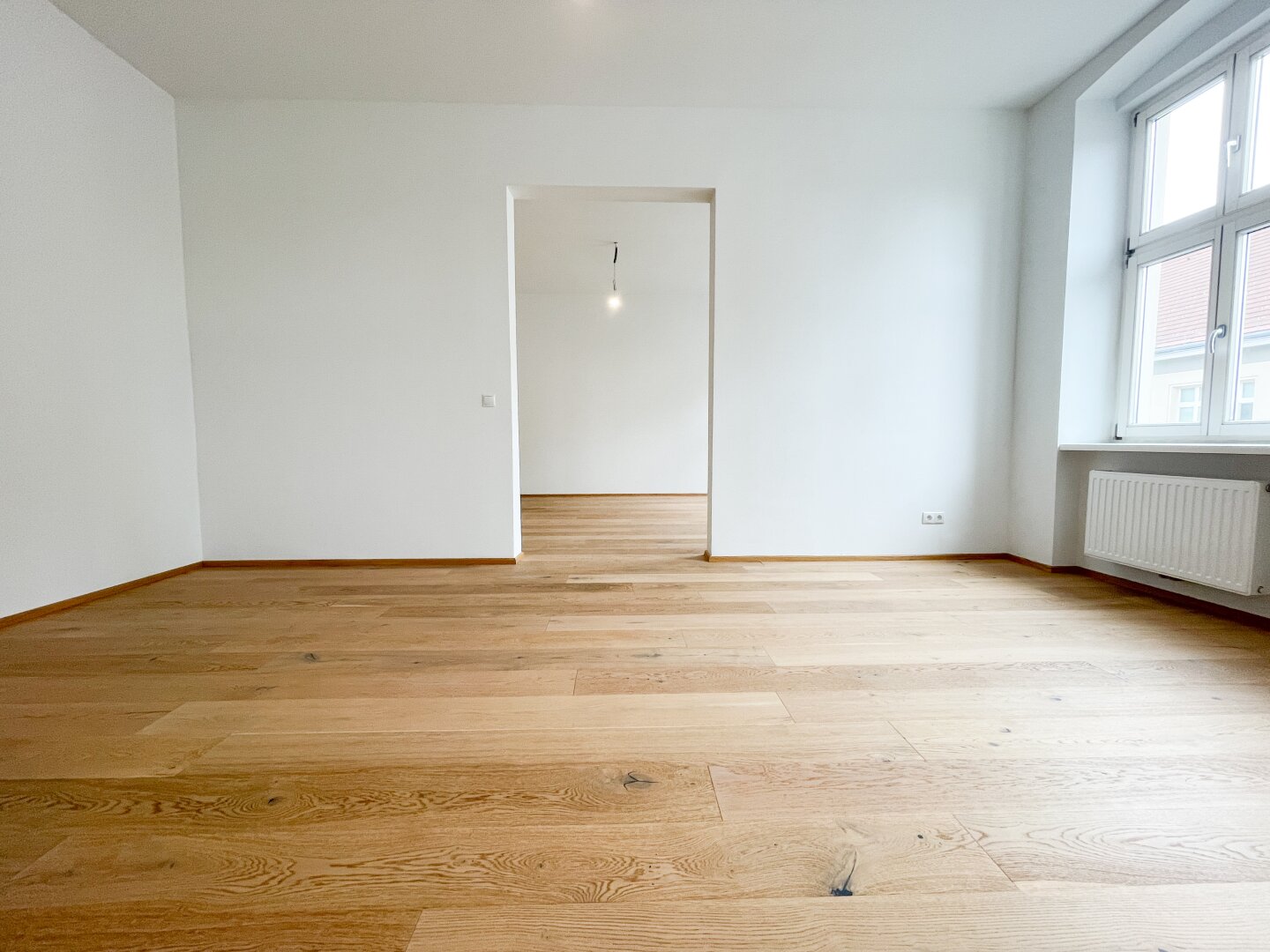 ERSTBEZUG NACH SANIERUNG: geräumige 2-Zimmerwohnung Nähe Adele-Jellinek-Park