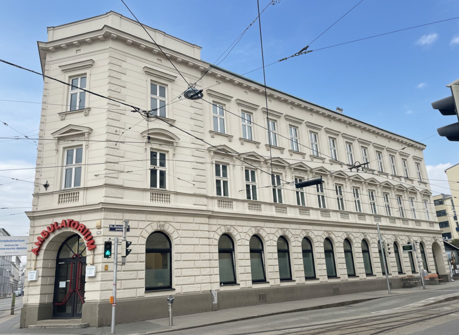 ERSTBEZUG NACH SANIERUNG: geräumige 2-Zimmerwohnung Nähe Adele-Jellinek-Park