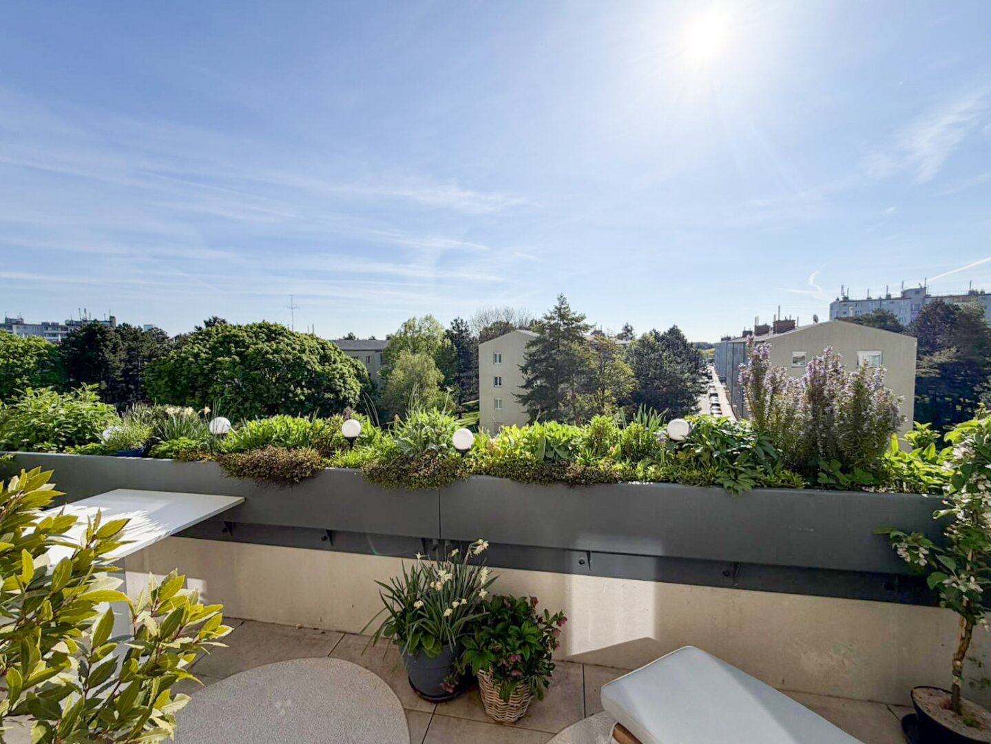 Wenn Weitblick auf Wohngefühl trifft - 3 Zimmer DG - Maisonette mit einzigartigem Balkon