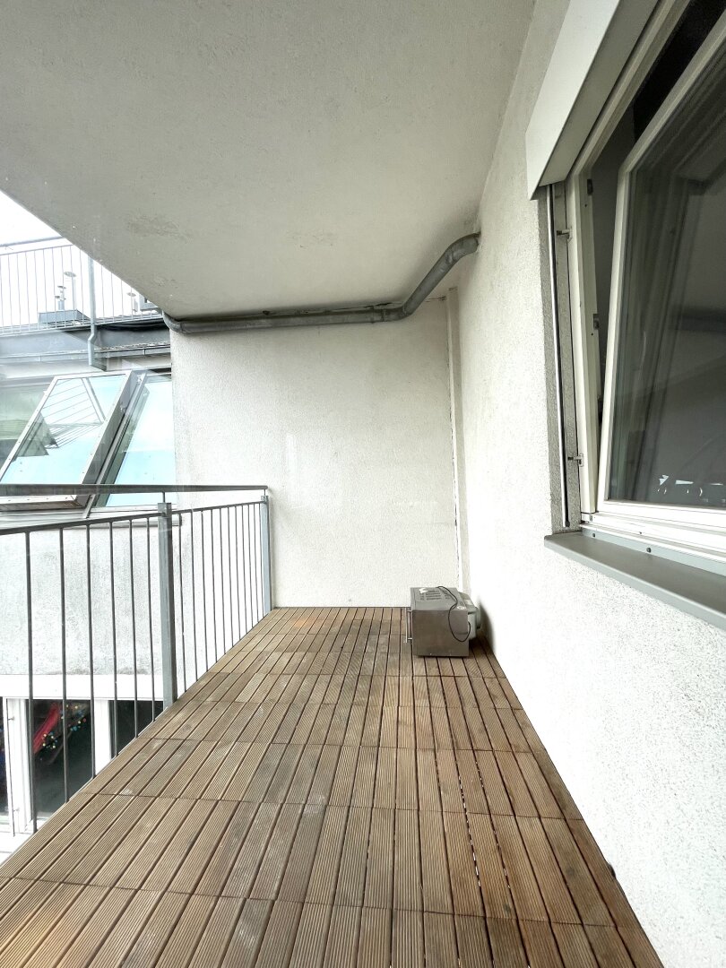 2-Zimmer  mit Loggia Nähe WÄHRINGER STRASSE!