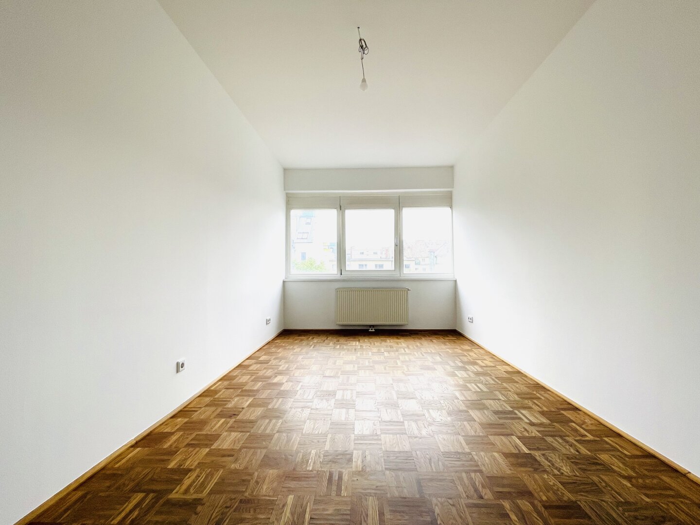 2-Zimmer  mit Loggia Nähe WÄHRINGER STRASSE!