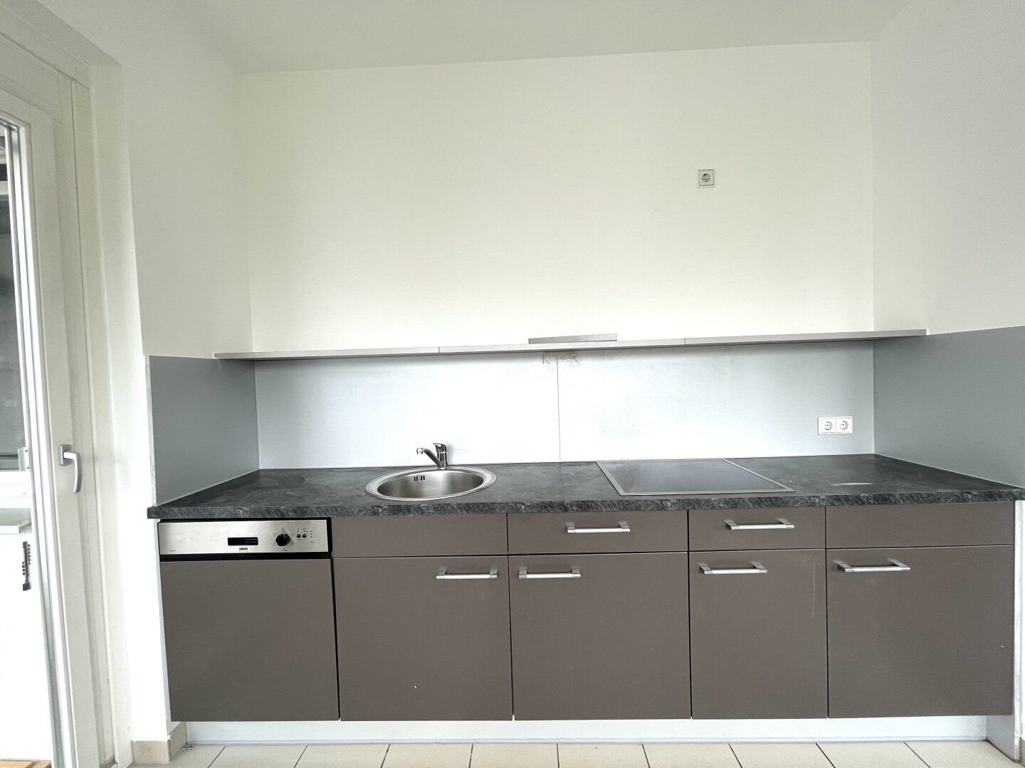 2-Zimmer  mit Loggia Nähe WÄHRINGER STRASSE!