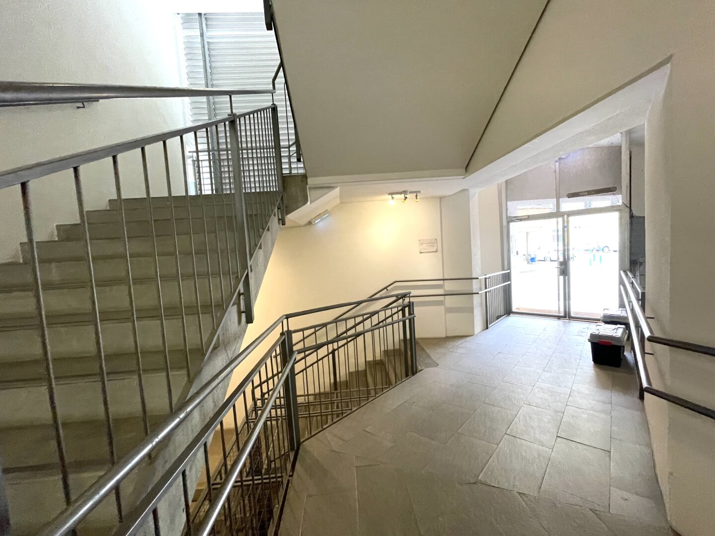 2-Zimmer  mit Loggia Nähe WÄHRINGER STRASSE!